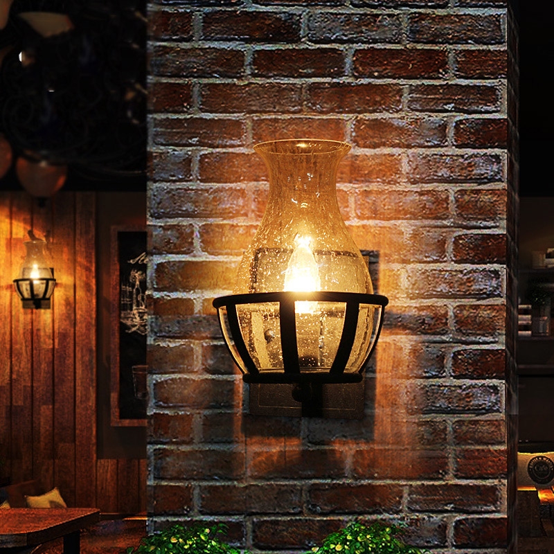 HMR - Single Candelabra Wall Lamp in Metal, Glass