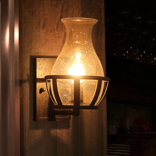HMR - Single Candelabra Wall Lamp in Metal, Glass