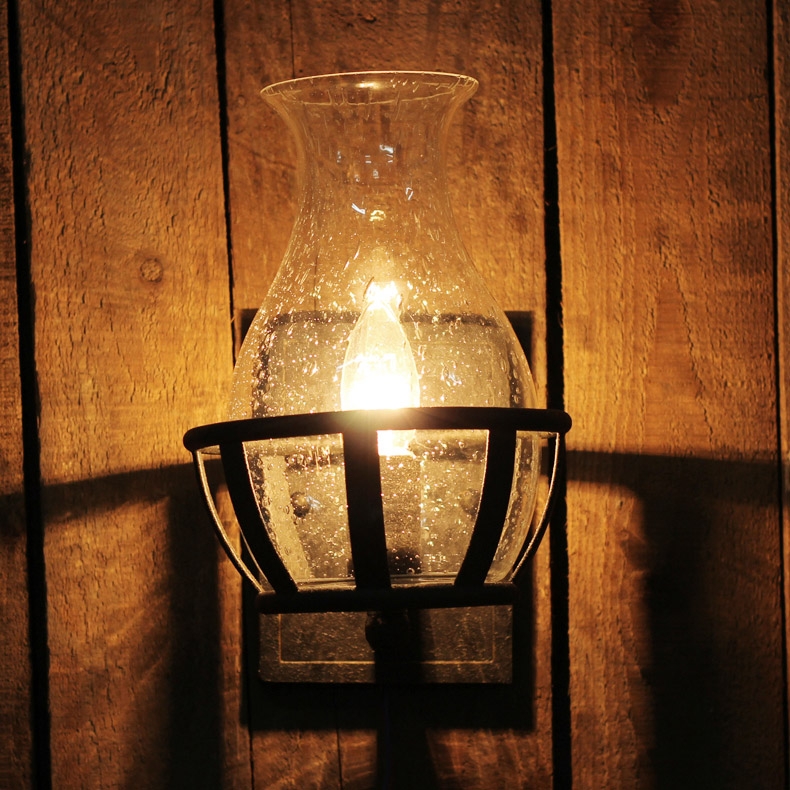 HMR - Single Candelabra Wall Lamp in Metal, Glass