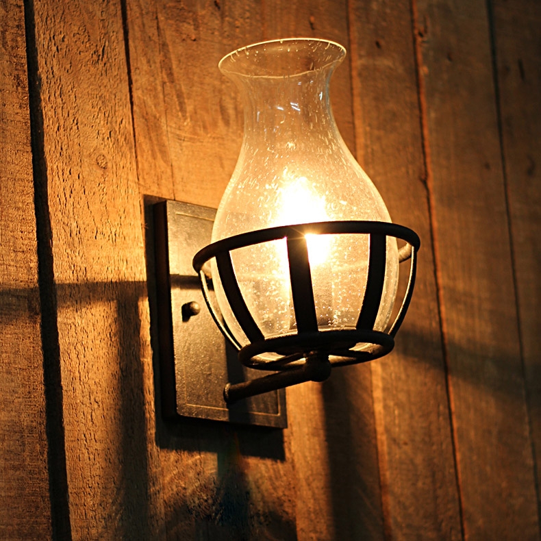 HMR - Single Candelabra Wall Lamp in Metal, Glass