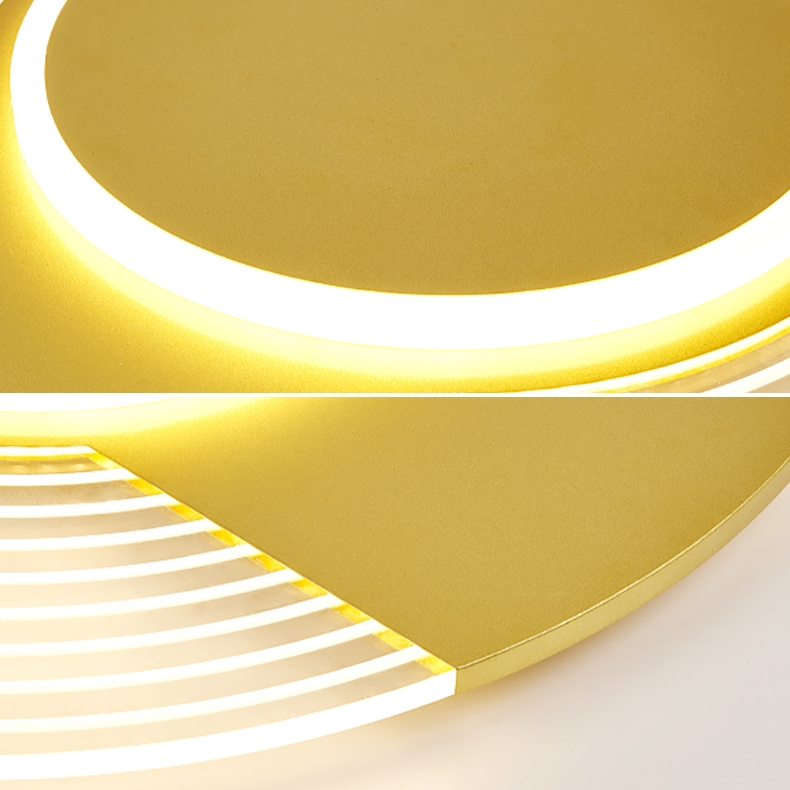 HMR - Round LED Flush Mount Light in Gold, Metal