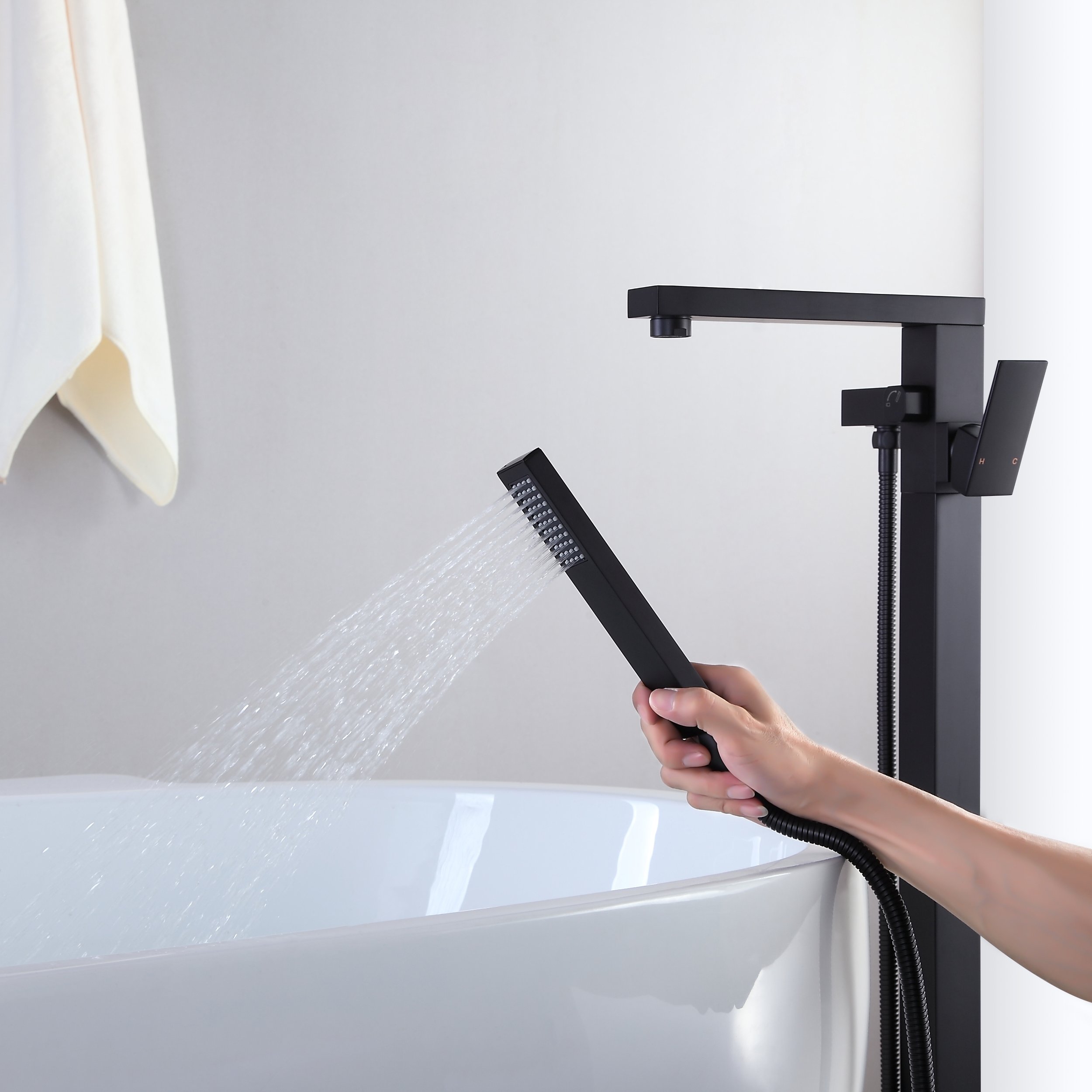 HMR - Dree Freestanding Bathtub Faucet and Handshower in Matte Black, Brass
