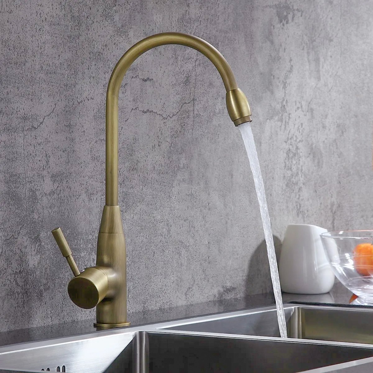 HMR - Stev Classic Goosenecked Single Handle 1-Hole Kitchen Faucet Solid Brass in Antique Brass