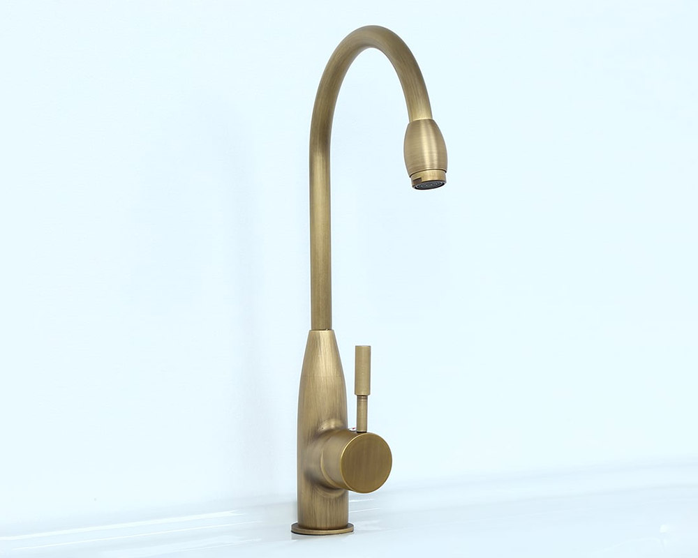 HMR - Stev Classic Goosenecked Single Handle 1-Hole Kitchen Faucet Solid Brass in Antique Brass