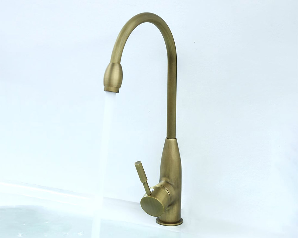 HMR - Stev Classic Goosenecked Single Handle 1-Hole Kitchen Faucet Solid Brass in Antique Brass