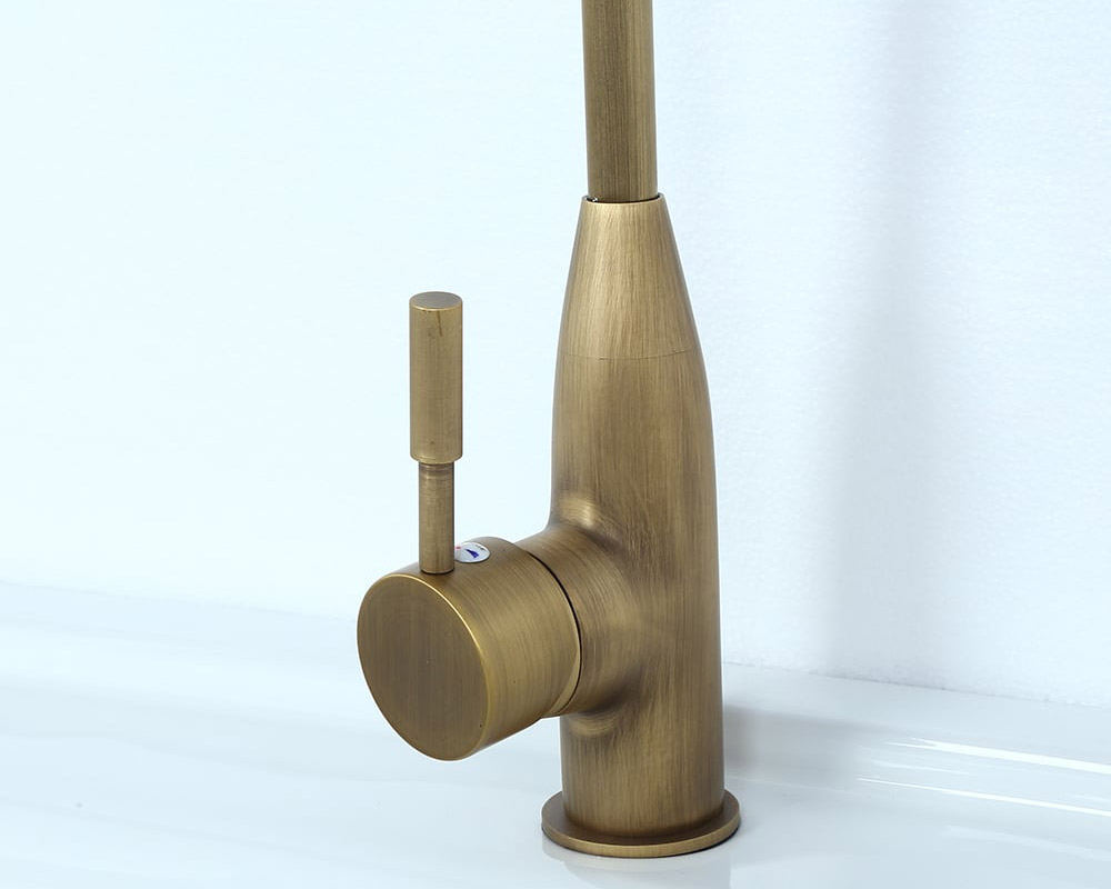 HMR - Stev Classic Goosenecked Single Handle 1-Hole Kitchen Faucet Solid Brass in Antique Brass