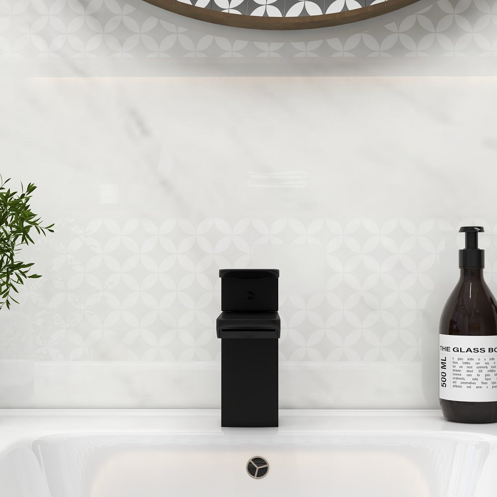 HMR - Minimalist Style Single Hole 1-Handle Waterfall Bathroom Sink Faucet in Matte Black