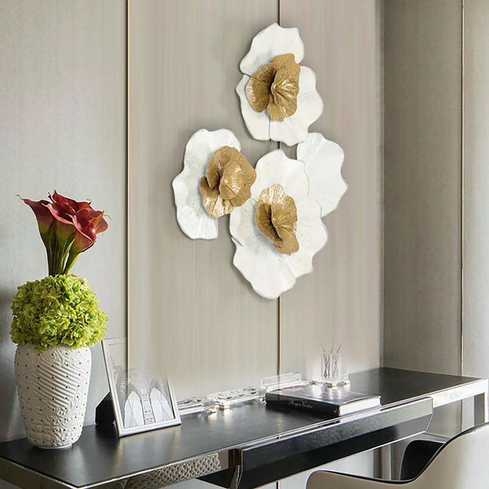 HMR - Metal Flower Wall Decor in Gold and White