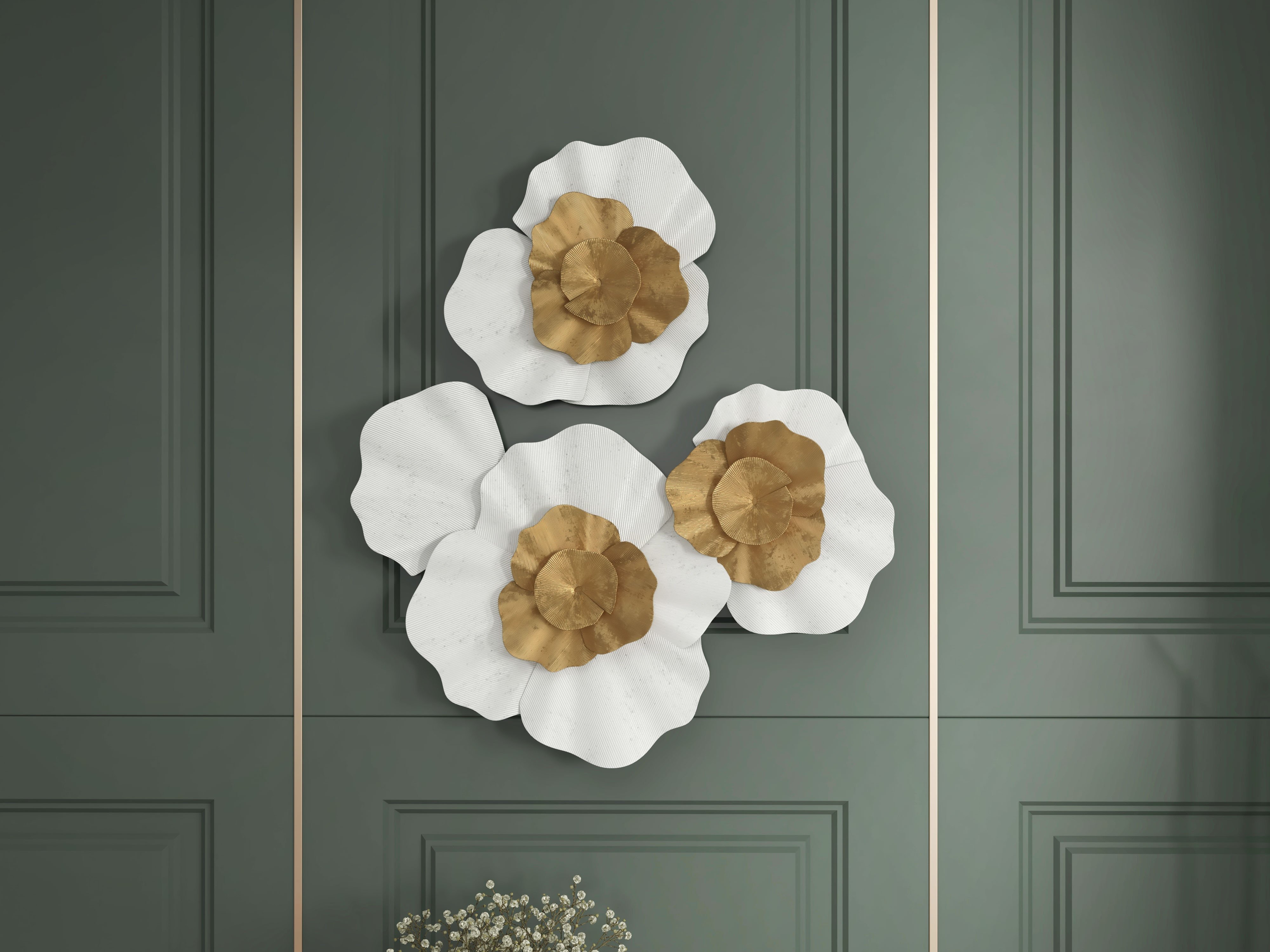 HMR - Metal Flower Wall Decor in Gold and White