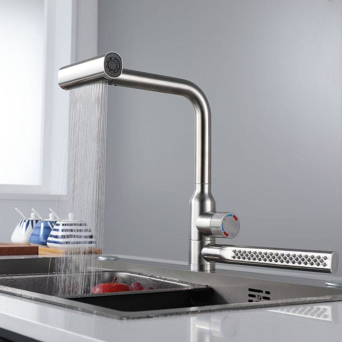 HMR - 720° Rotating Pull-Out Design Swivel Waterfall Kitchen Faucet