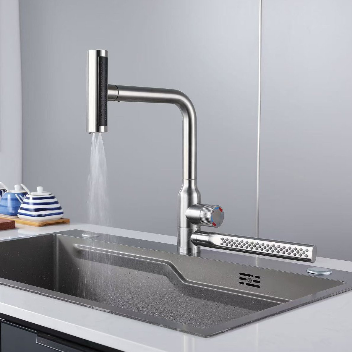 HMR - 720° Rotating Pull-Out Design Swivel Waterfall Kitchen Faucet