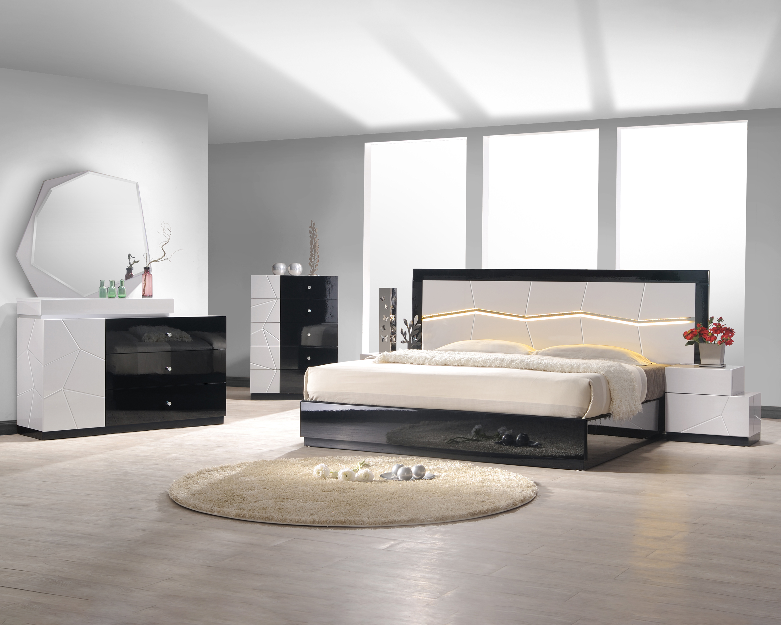 J&M Turin Queen Bed - Light Gray/Black