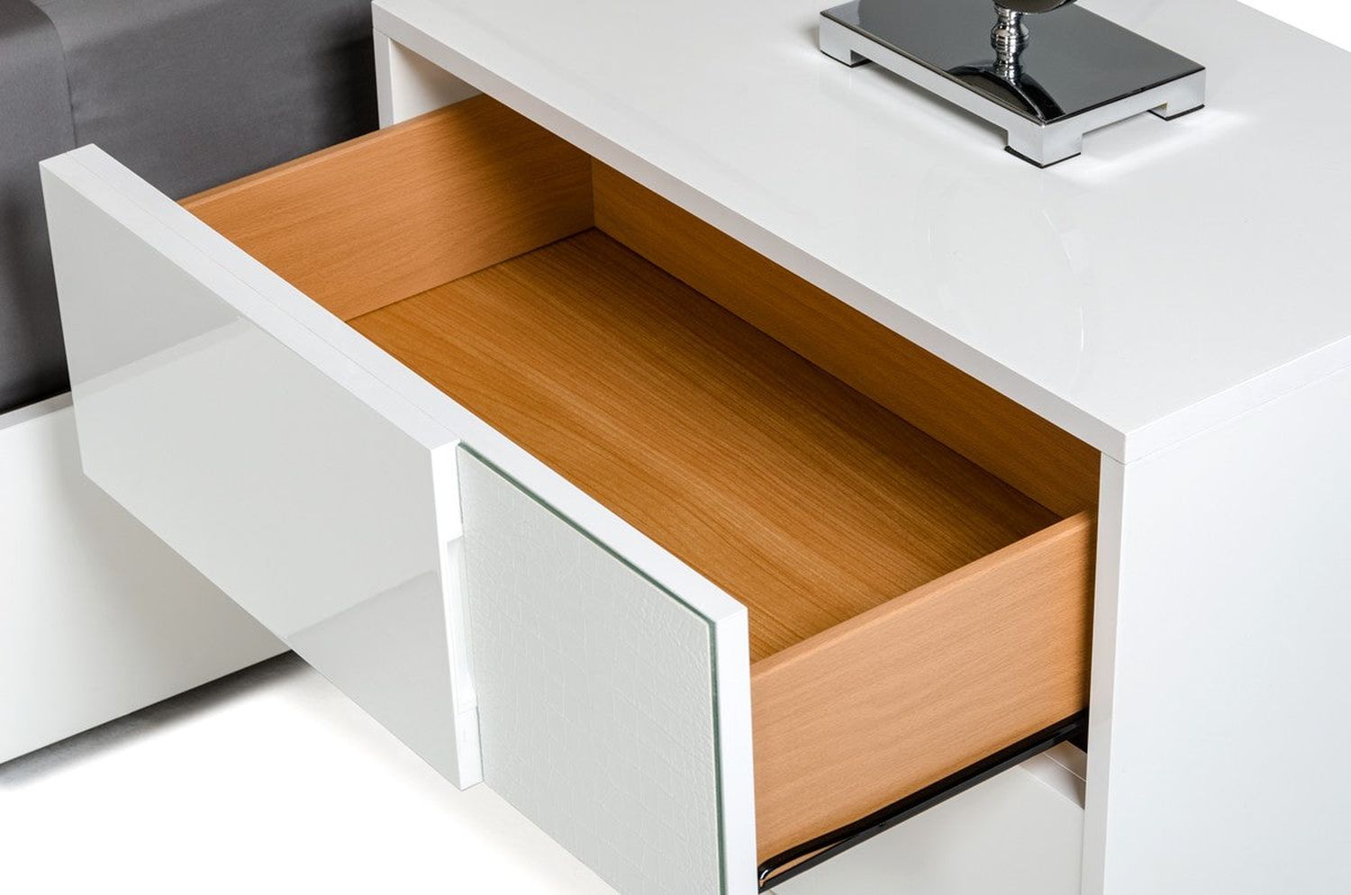 Jubilee - Anderm Modern Bedroom Set
