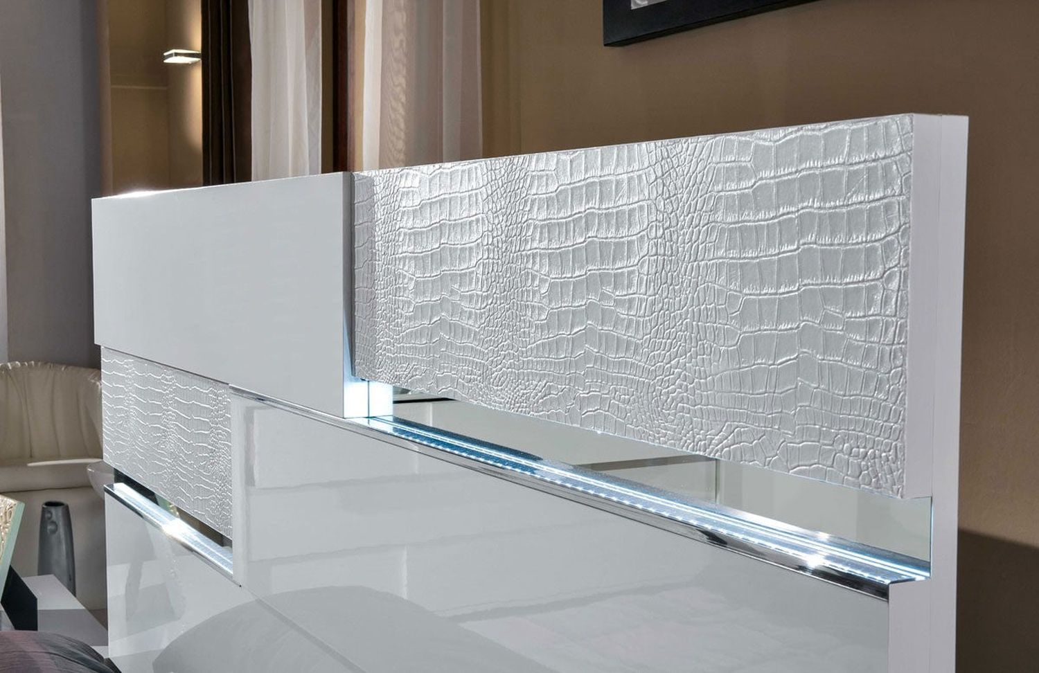 Image may differ from actual product color and configuration.