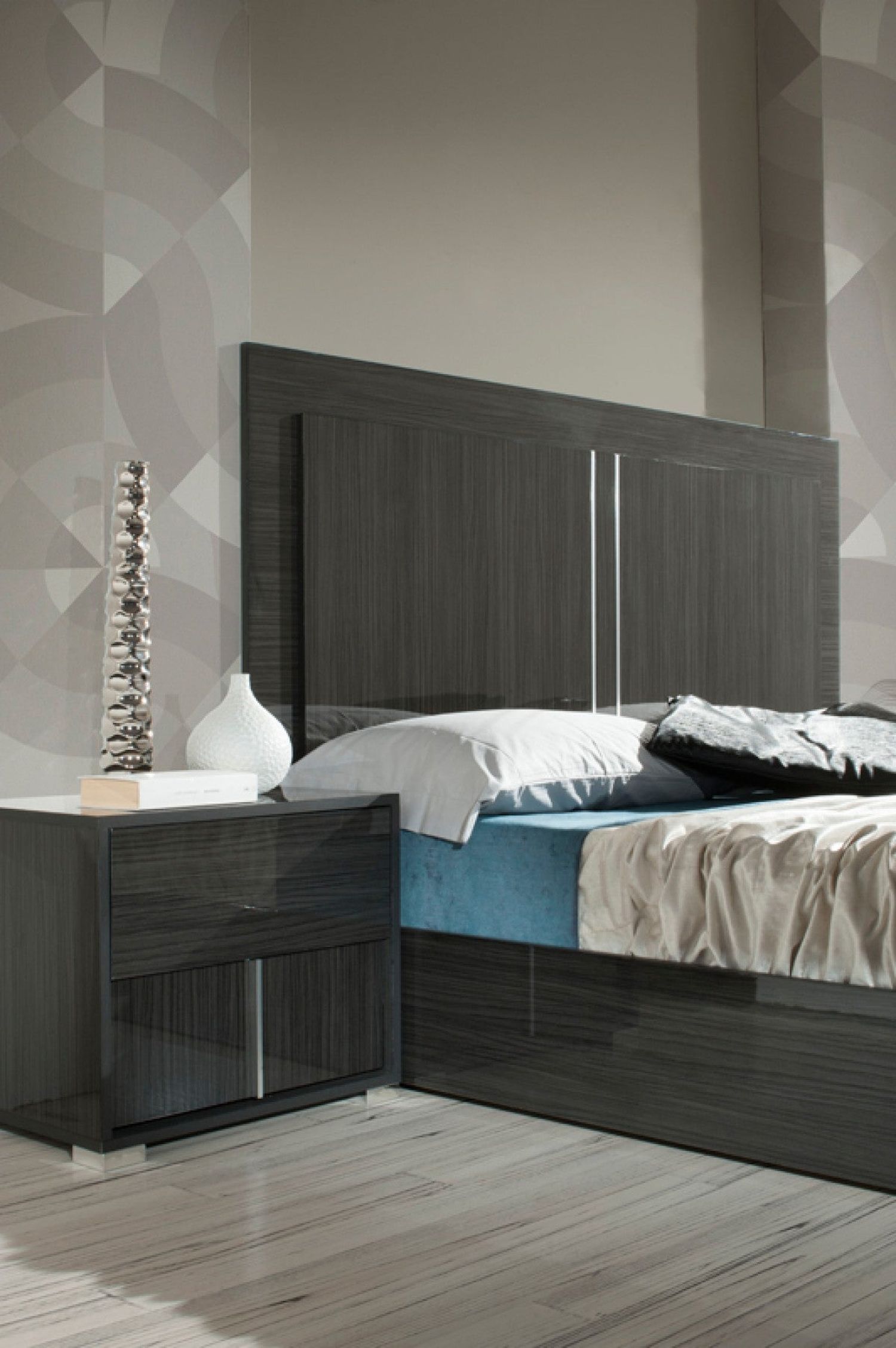 Image may differ from actual product color and configuration.