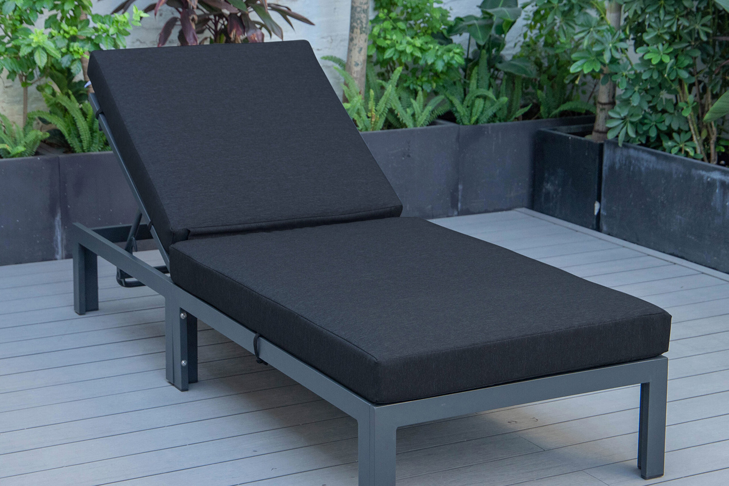 LeisureMod Chelsea Modern Outdoor Black Chaise Lounge Chair with Cushions - Black
