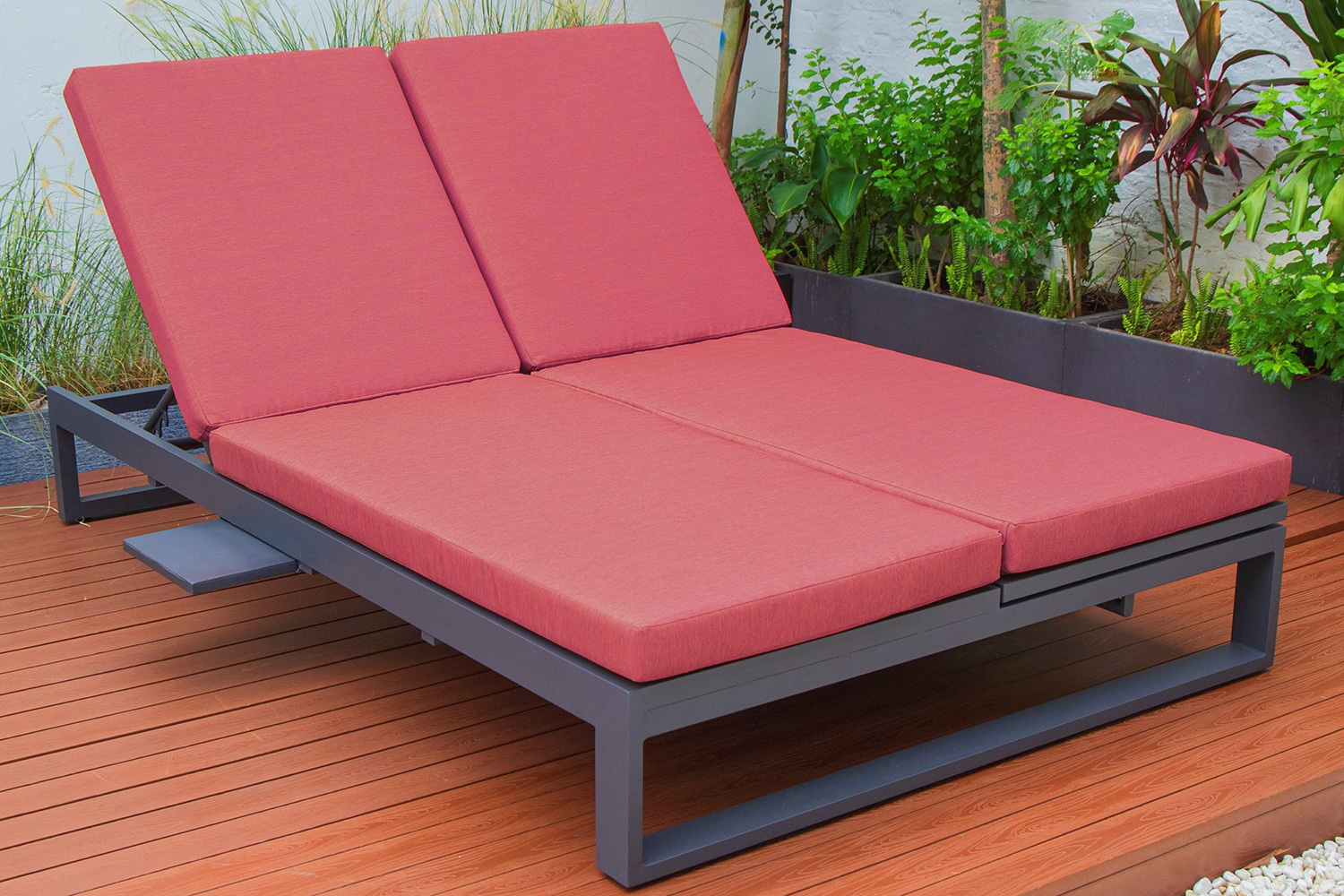 LeisureMod Chelsea Convertible Double Chaise Lounge Chair and Sofa with Cushions - Red, Black