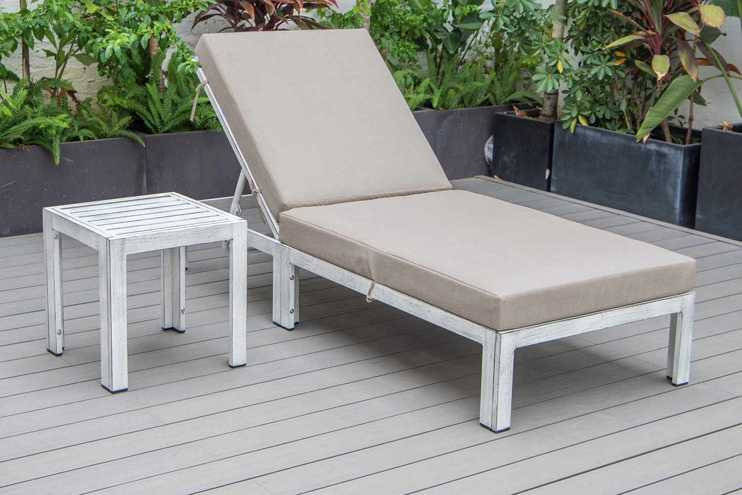 LeisureMod Chelsea Modern Outdoor Weathered Gray Chaise Lounge Chair with Side Table and Cushions - Beige