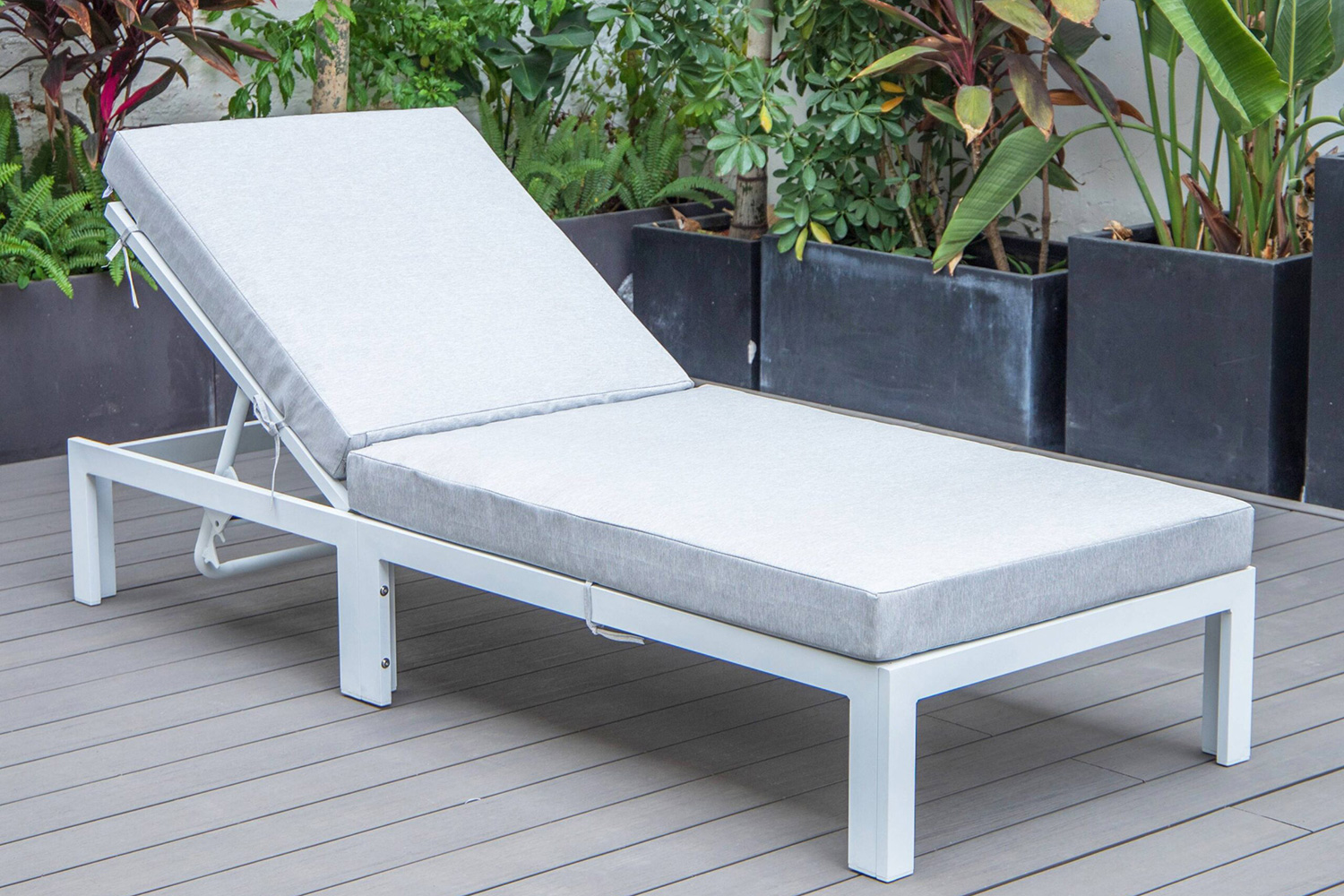 LeisureMod Chelsea Modern Outdoor White Chaise Lounge Chair with Cushions - Light Gray