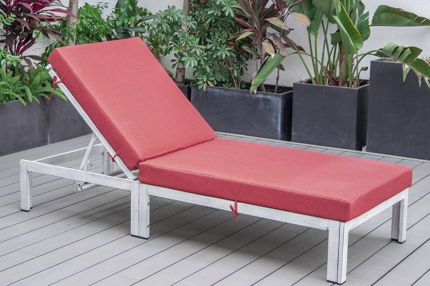 LeisureMod Chelsea Modern Outdoor Weathered Gray Chaise Lounge Chair with Cushions - Red