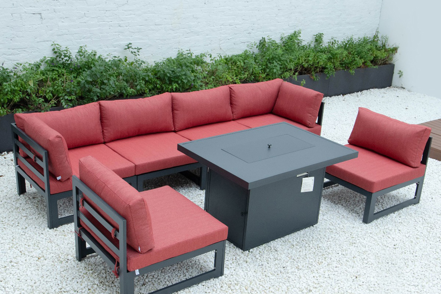 LeisureMod Chelsea 7-Piece Patio Sectional and Fire Pit Table Black Aluminum with Cushions - Red