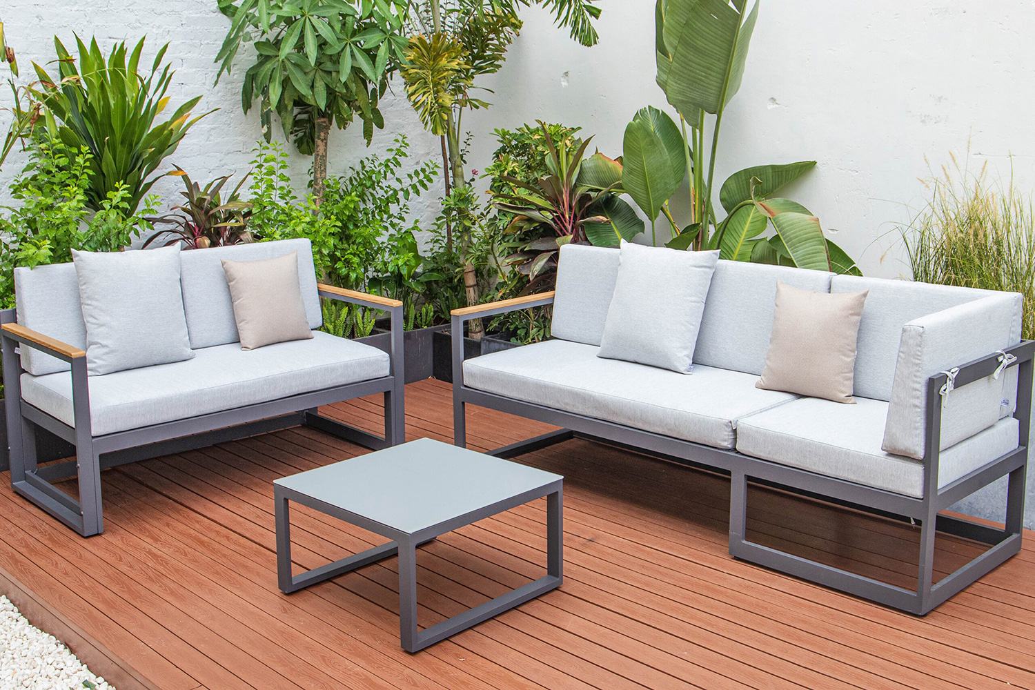 LeisureMod Chelsea Black Sectional with Adjustable Headrest and Coffee Table with Two Tone Cushions - Light Gray