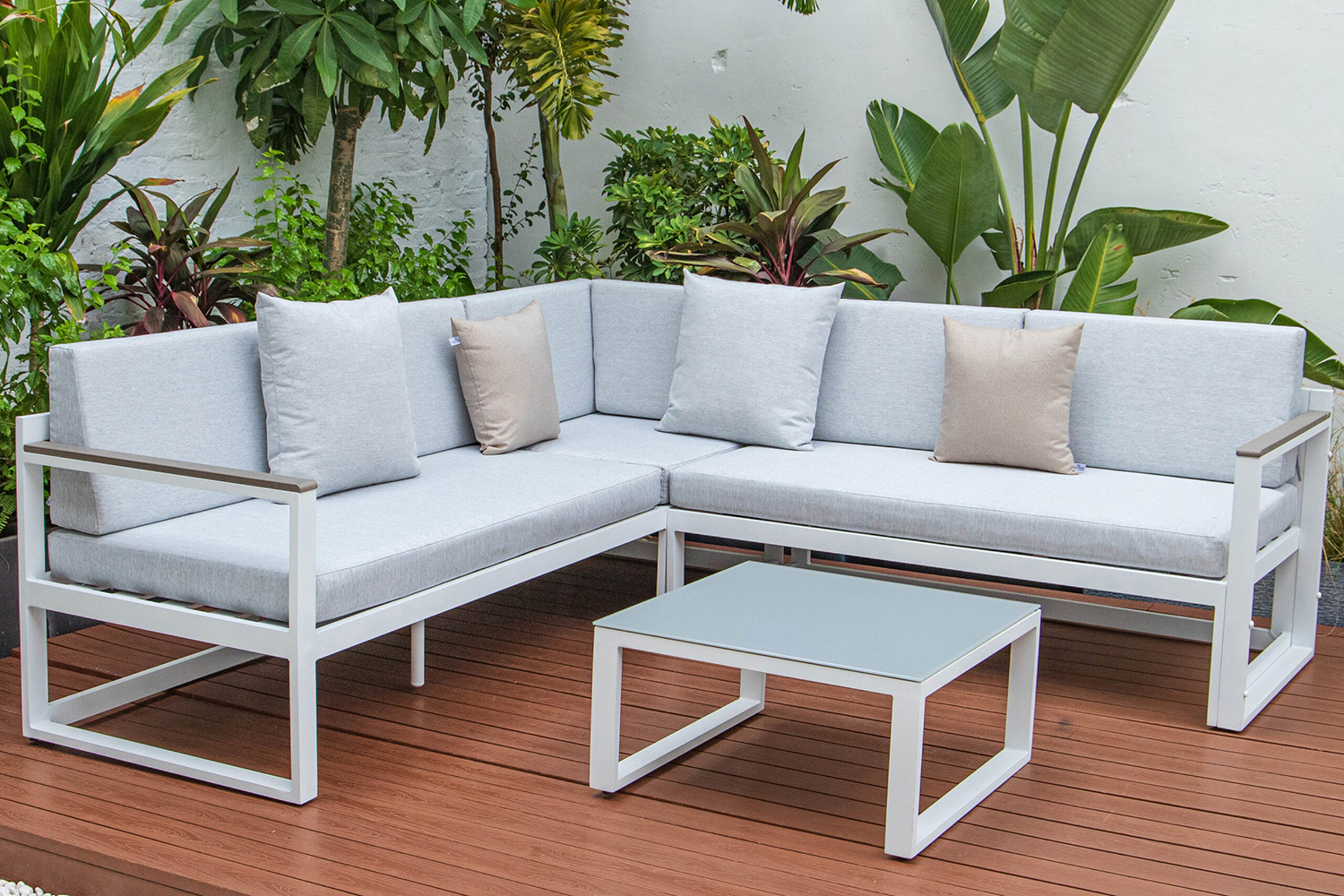 LeisureMod Chelsea White Sectional with Adjustable Headrest and Coffee Table with Two Tone Cushions - Light Gray