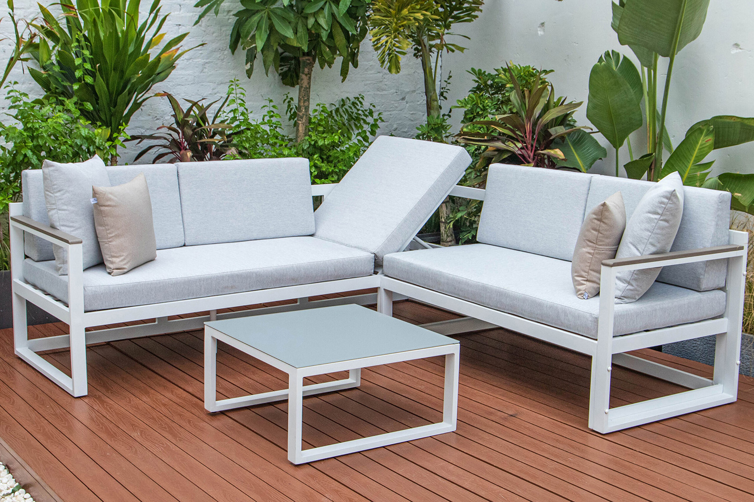 LeisureMod Chelsea White Sectional with Adjustable Headrest and Coffee Table with Two Tone Cushions - Light Gray