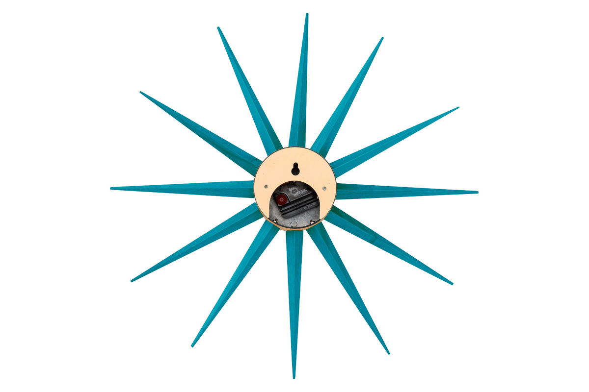 LeisureMod Maxi Modern Design Metal Star Silent Non-Ticking Wall Clock - Blue