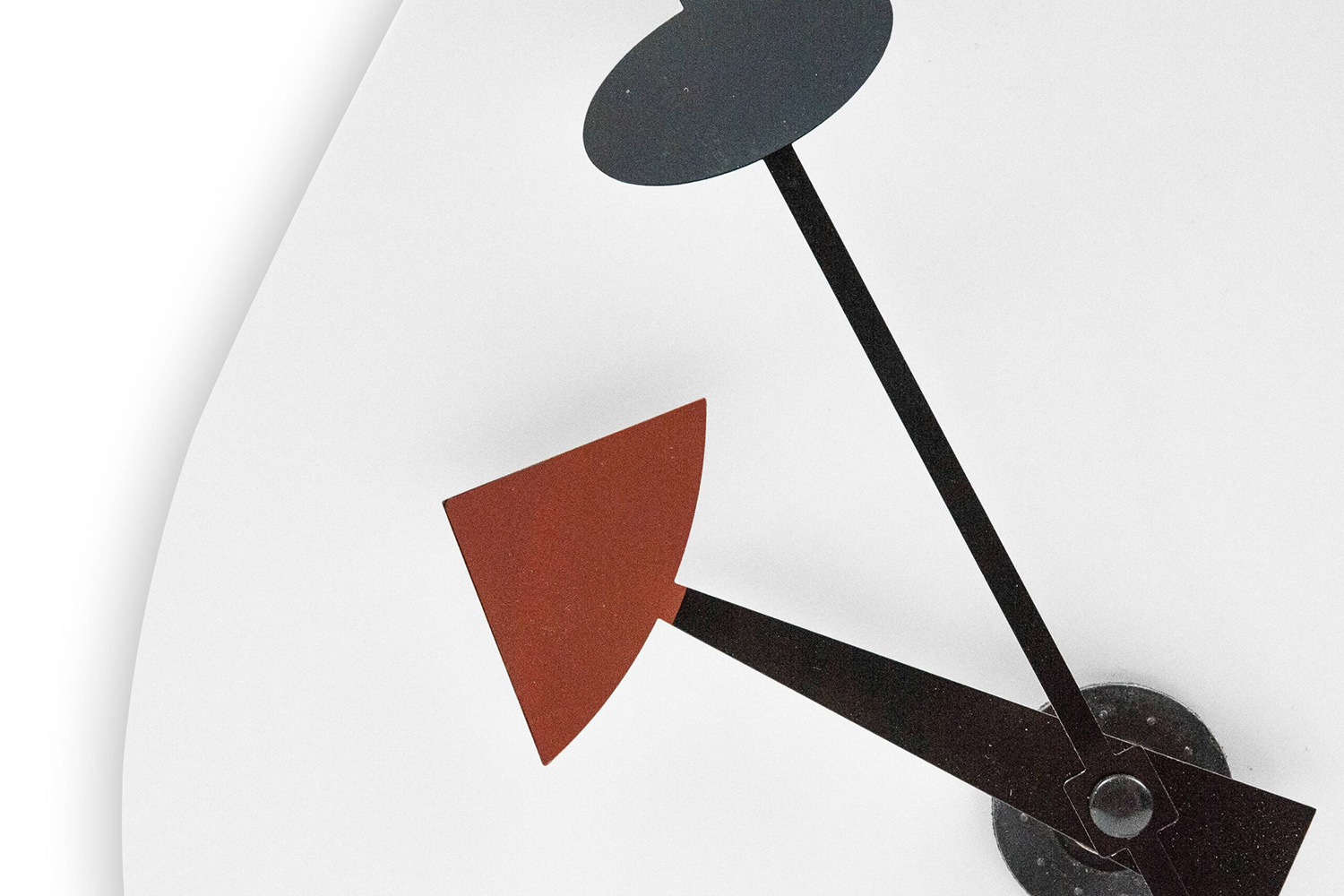 LeisureMod Manchester Modern Tear-Drop Silent Non-Ticking Wall Clock - White