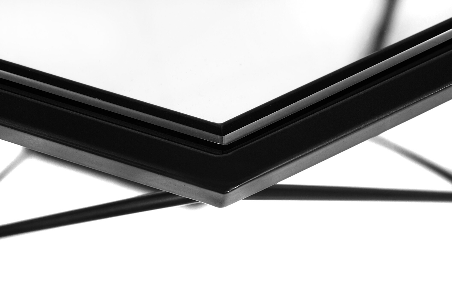 LeisureMod Malibu Modern Octagon Glass Top Coffee Table/End Table with Gold Metal Base - Black