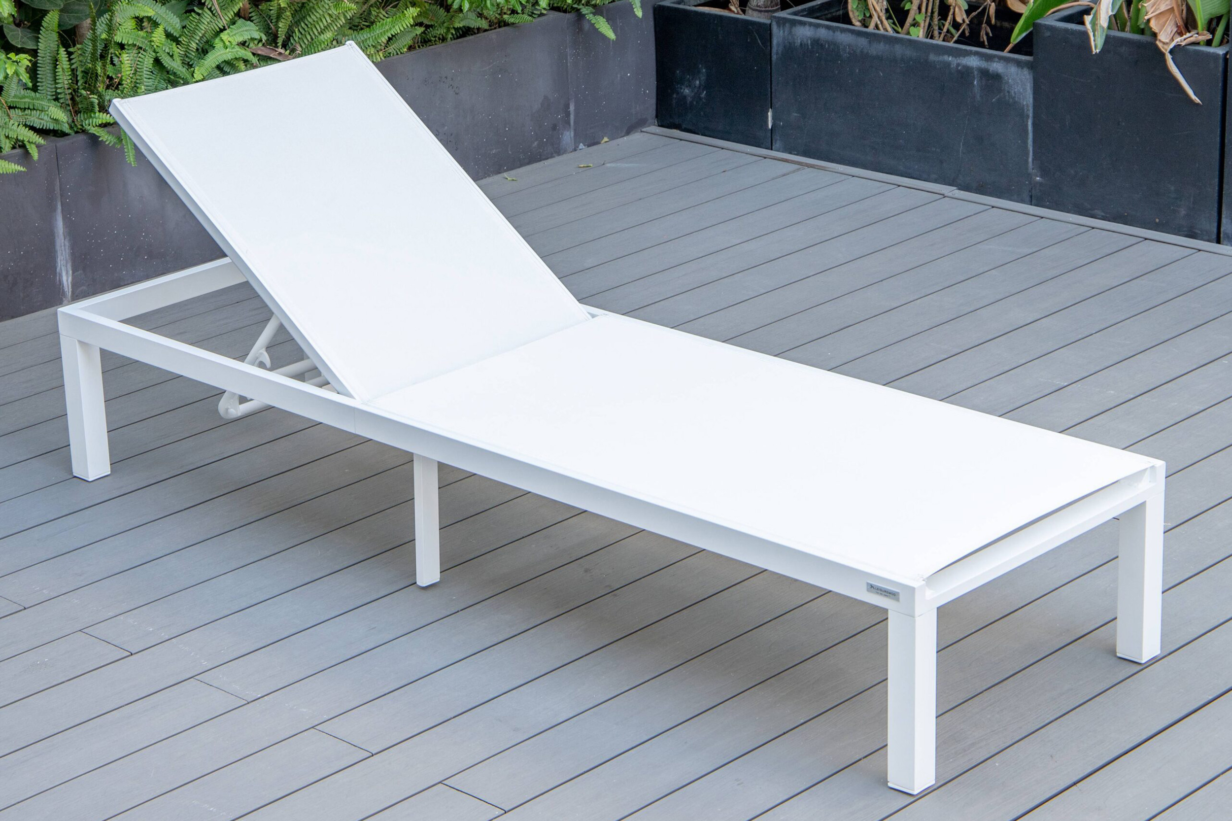 LeisureMod Marlin Modern White Aluminum Outdoor Patio Chaise Lounge Chair with Square Fire Pit Side Table - White
