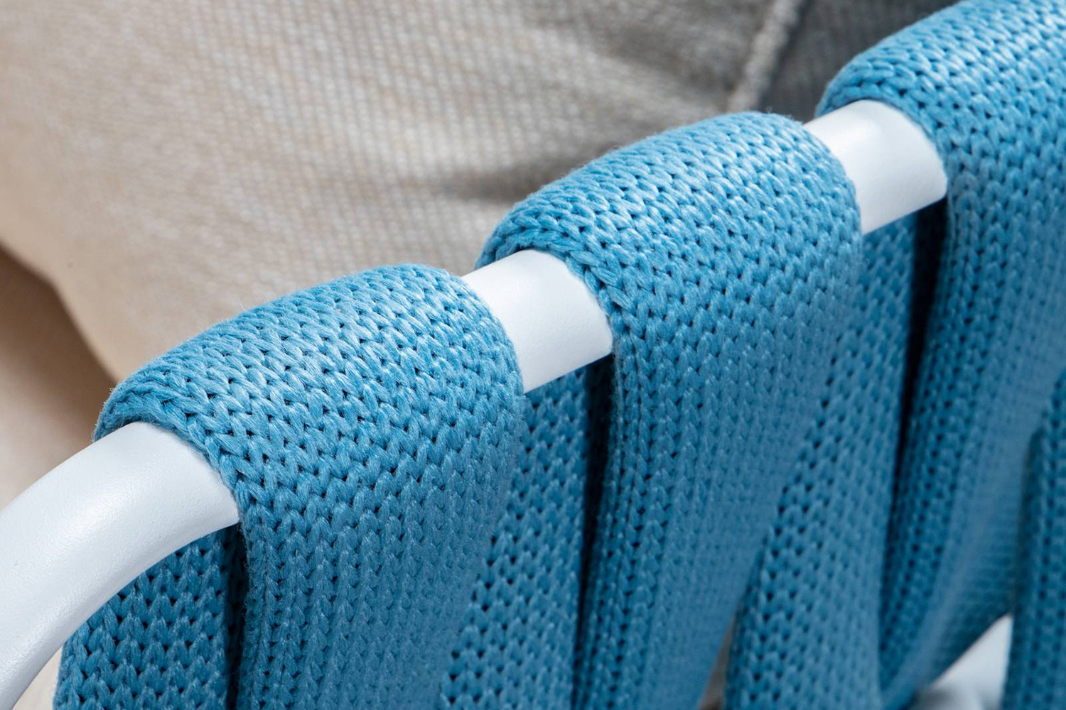 LeisureMod Spencer Modern Outdoor Rope Club Chair with Cushions - Blue