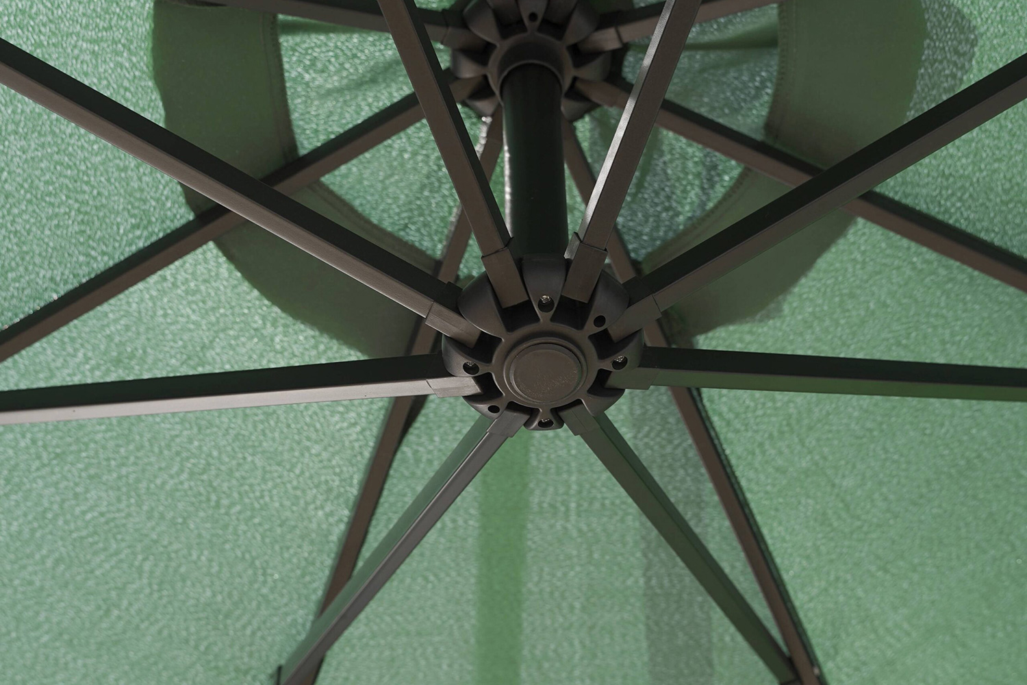 LeisureMod Willry Modern Outdoor 10 Ft Offset Cantilever Hanging Patio Umbrella with Solar Powered Led - Green