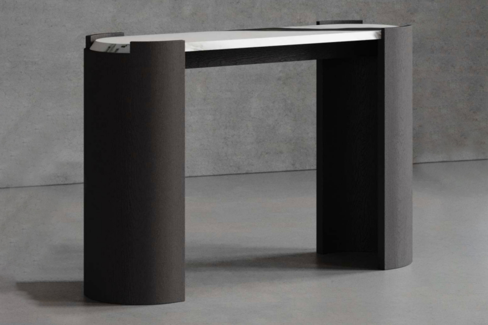 Madina Tsarikaeva - Antiquite Console