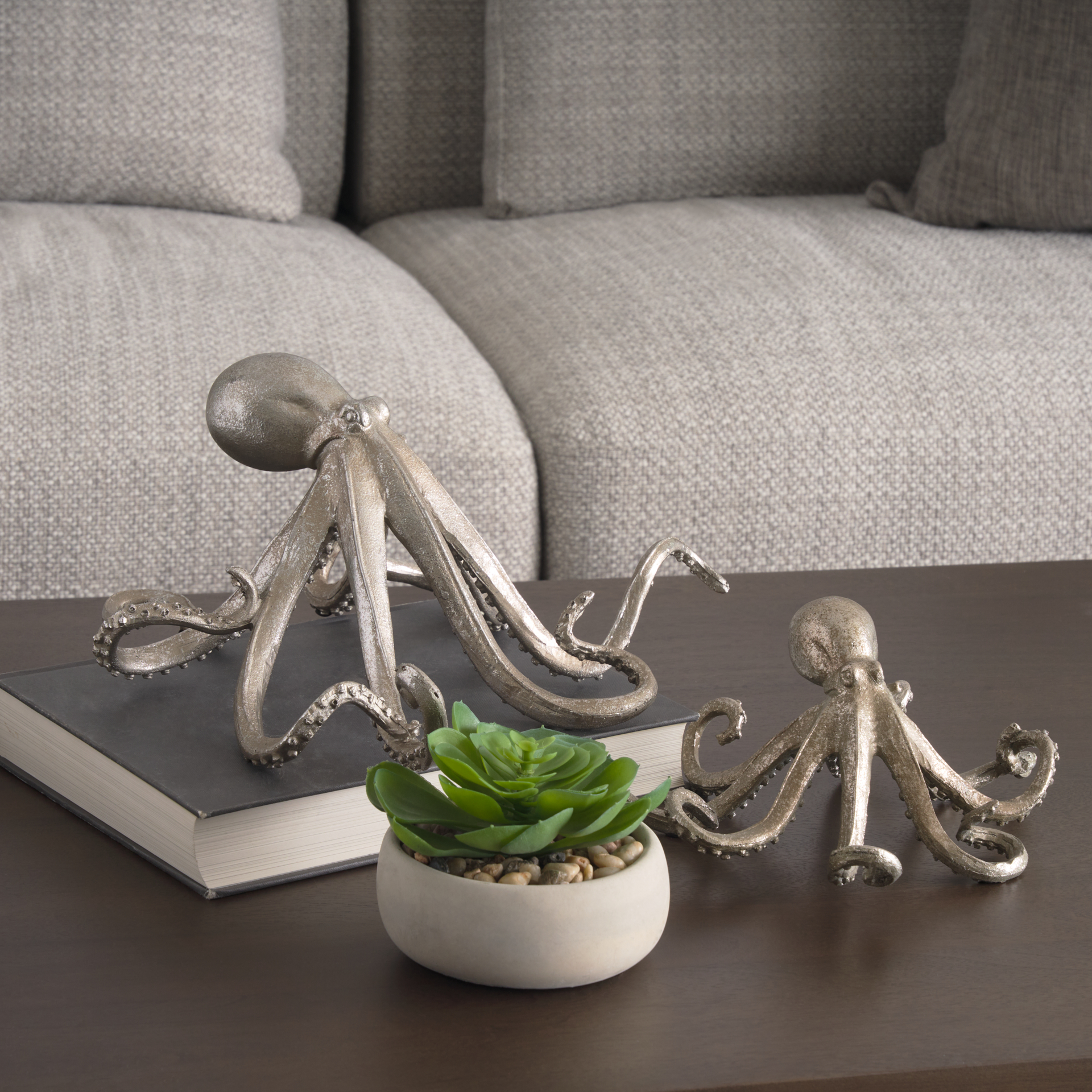 Mercana - Strafford Object in Silver, Resin