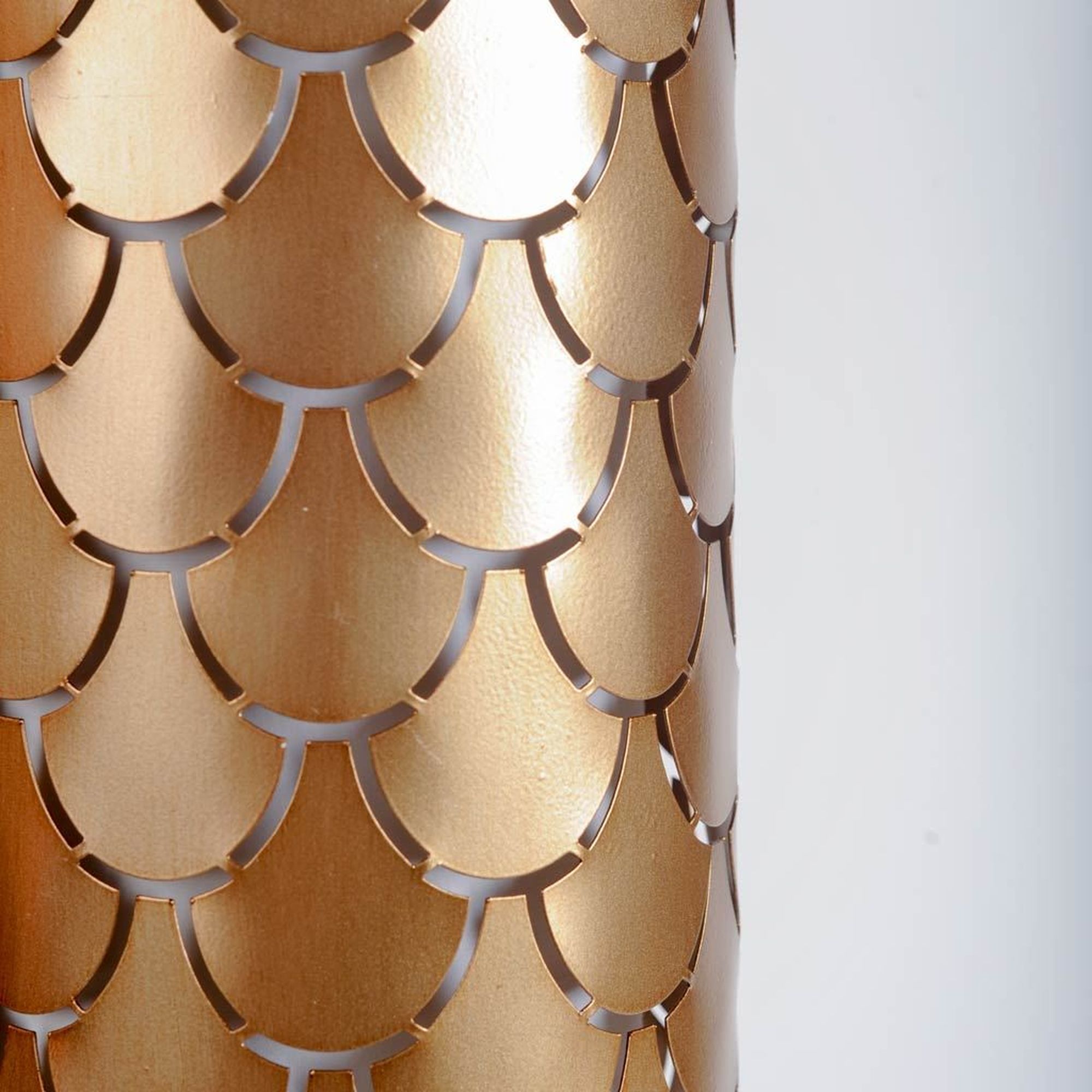 Mercana Brasseur IV 10.5x22 Metal Fish Scale Wall Sconce - Gold