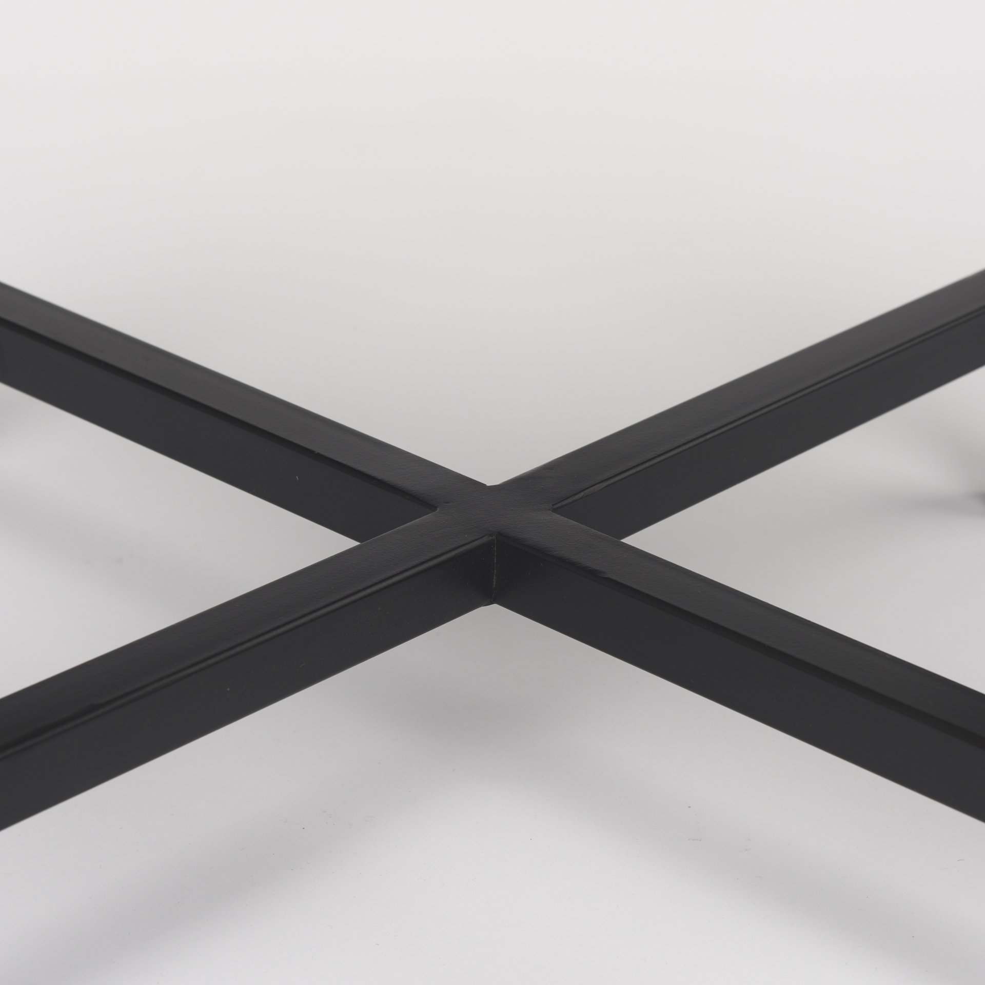 Mercana - Lucas Accent Table in Black, Metal