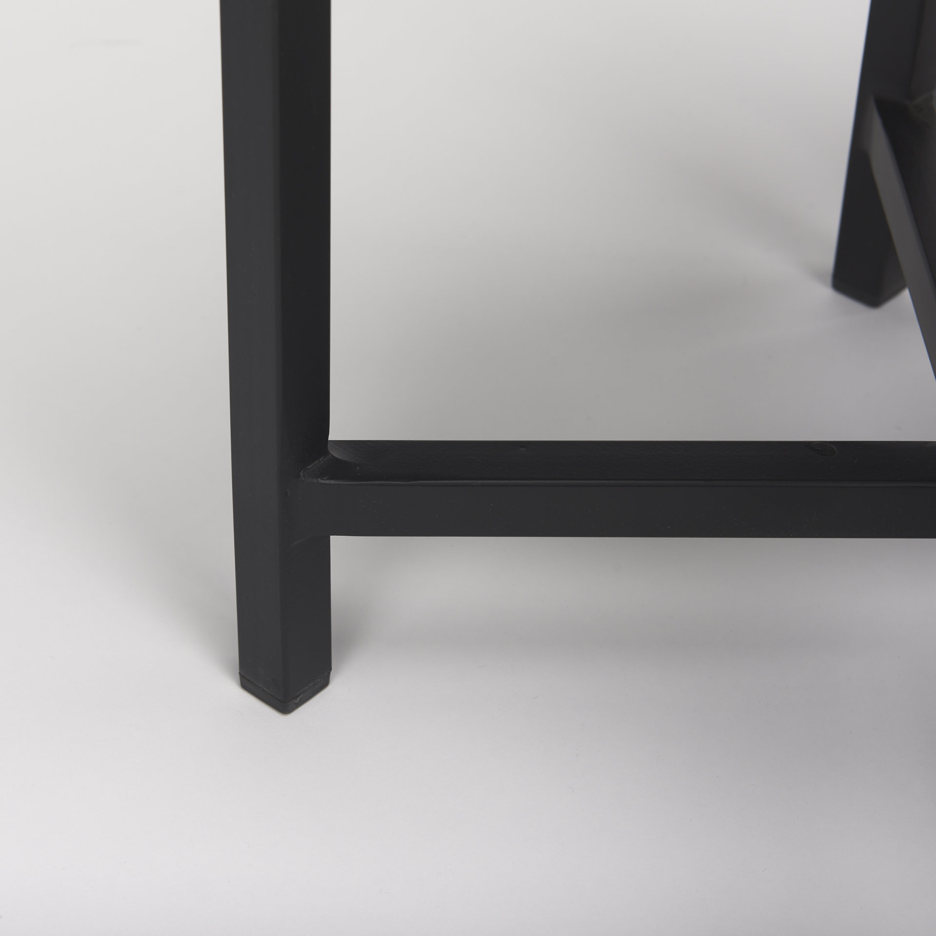Mercana - Lucas Accent Table in Black, Metal
