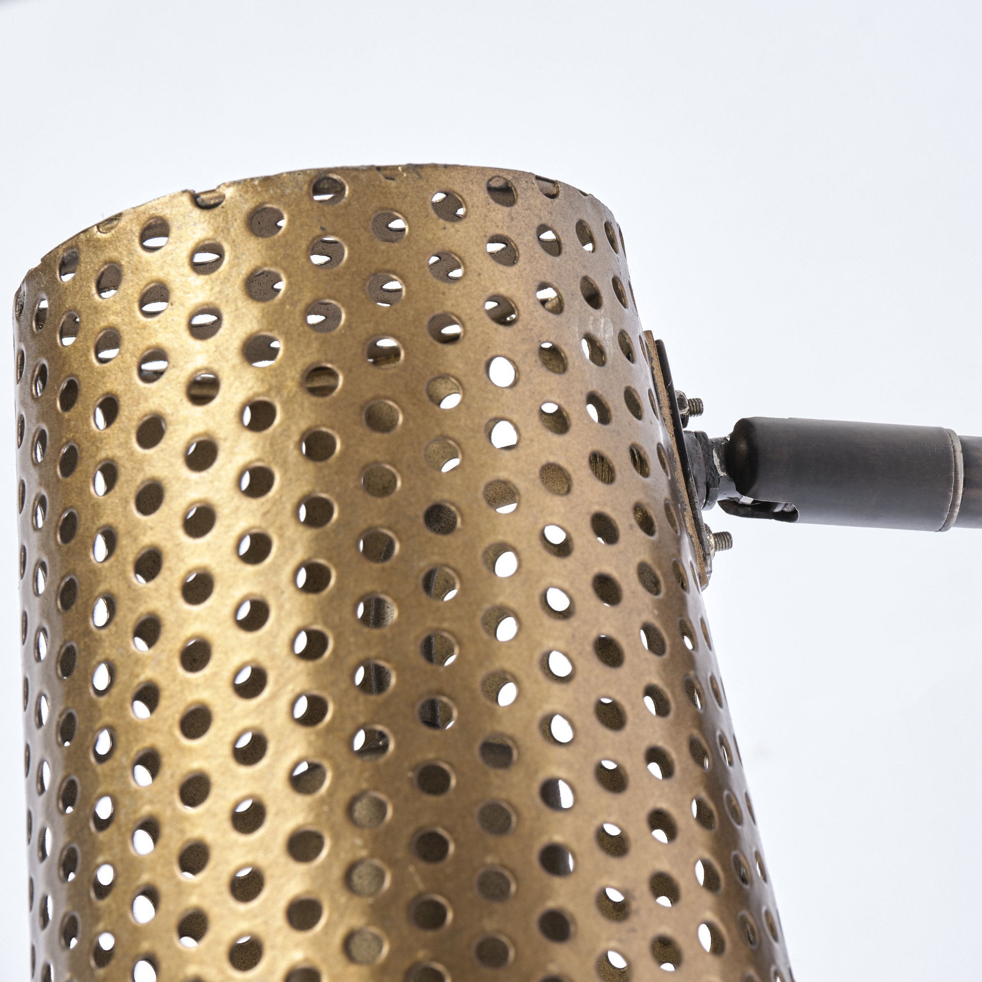 Mercana - Wesley Wall Sconce in Gold, Metal