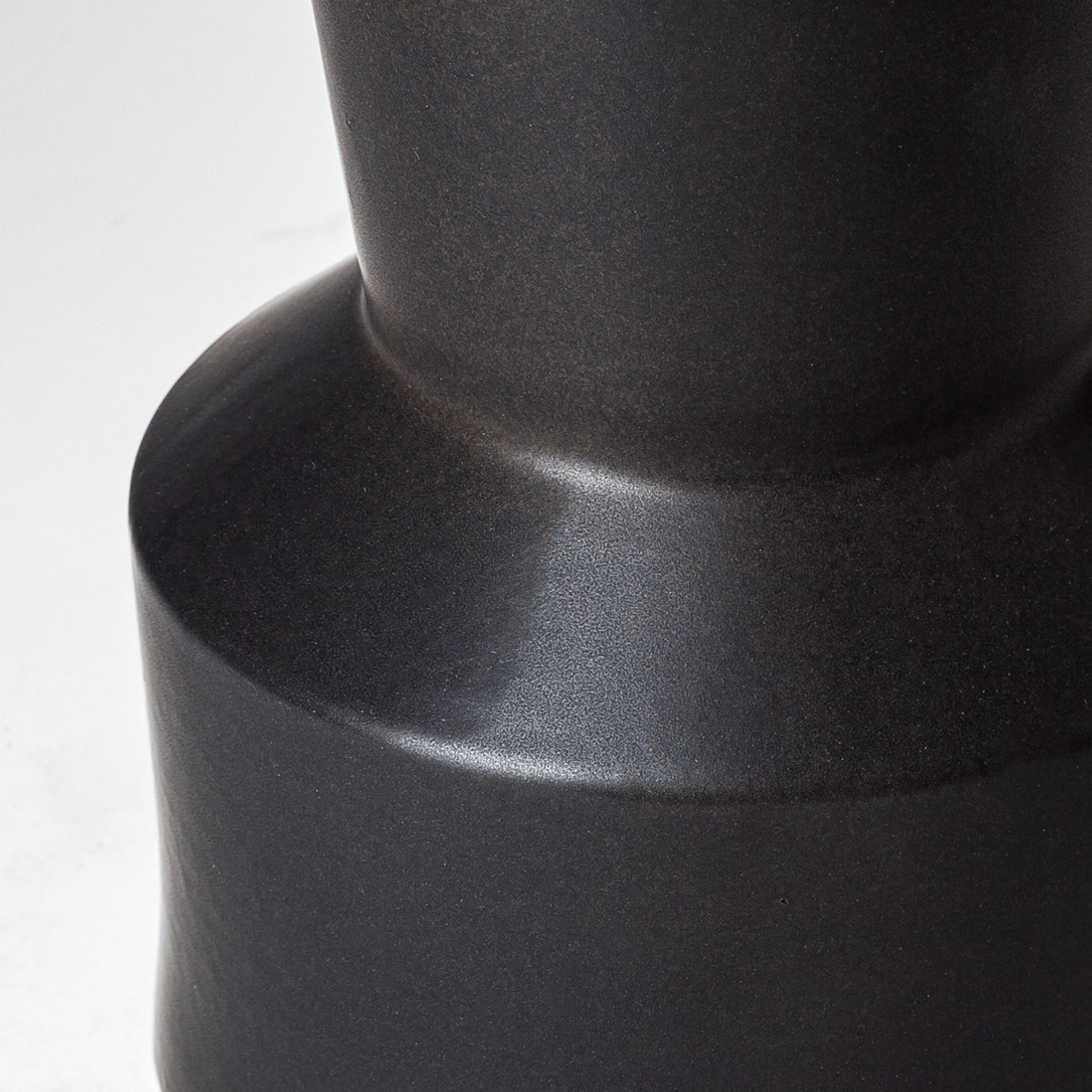 Mercana Laforge Black Vase - Black, H9"