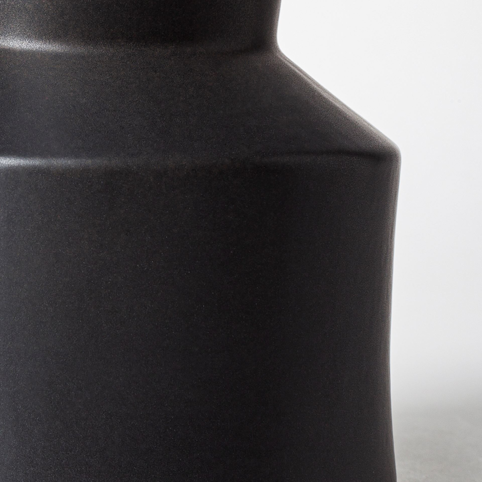 Mercana Laforge Black Vase - Black, H9"