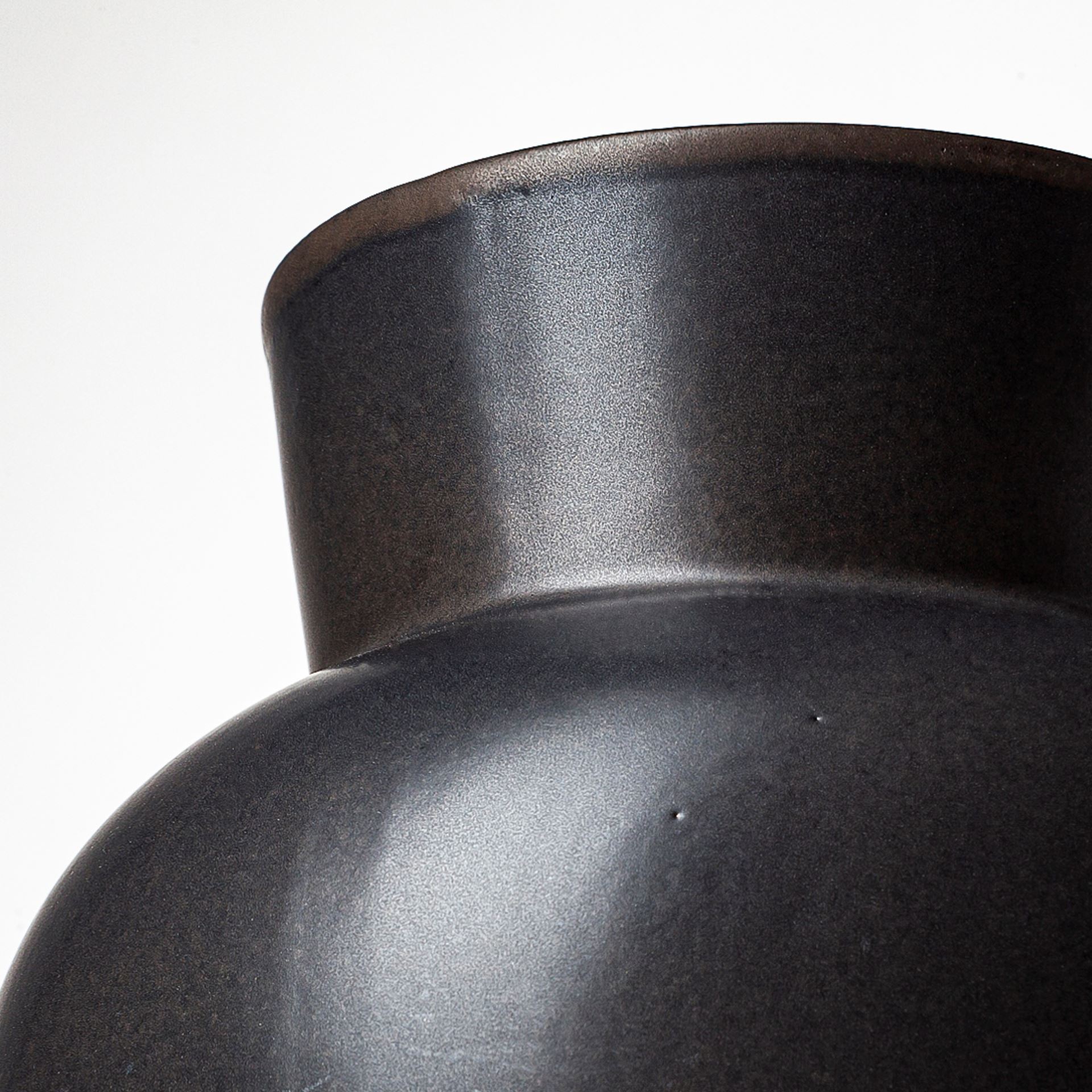 Mercana Laforge Black Vase - Black, H11"