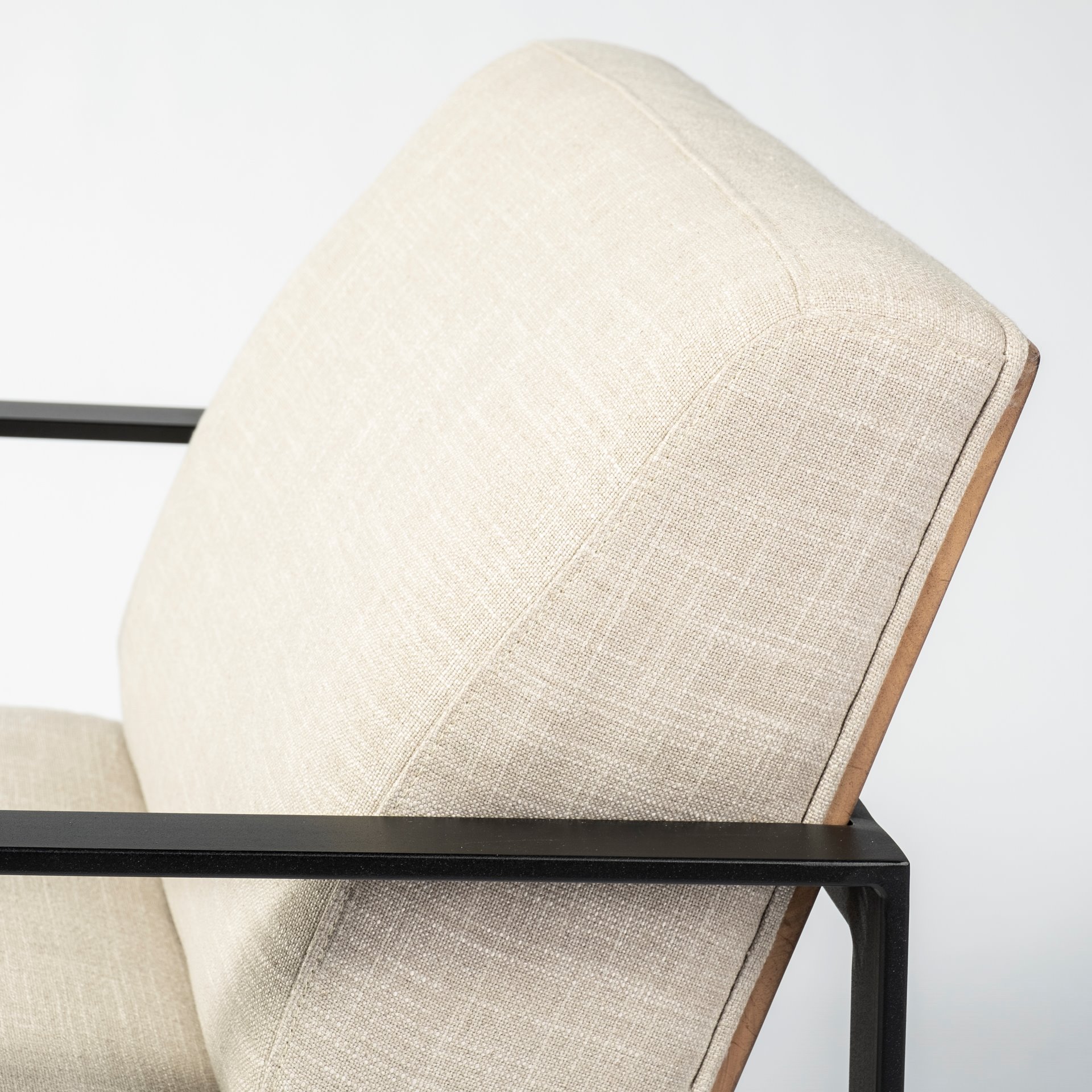 Mercana - Stamford Upholstered Accent Chair in Cream, Wood