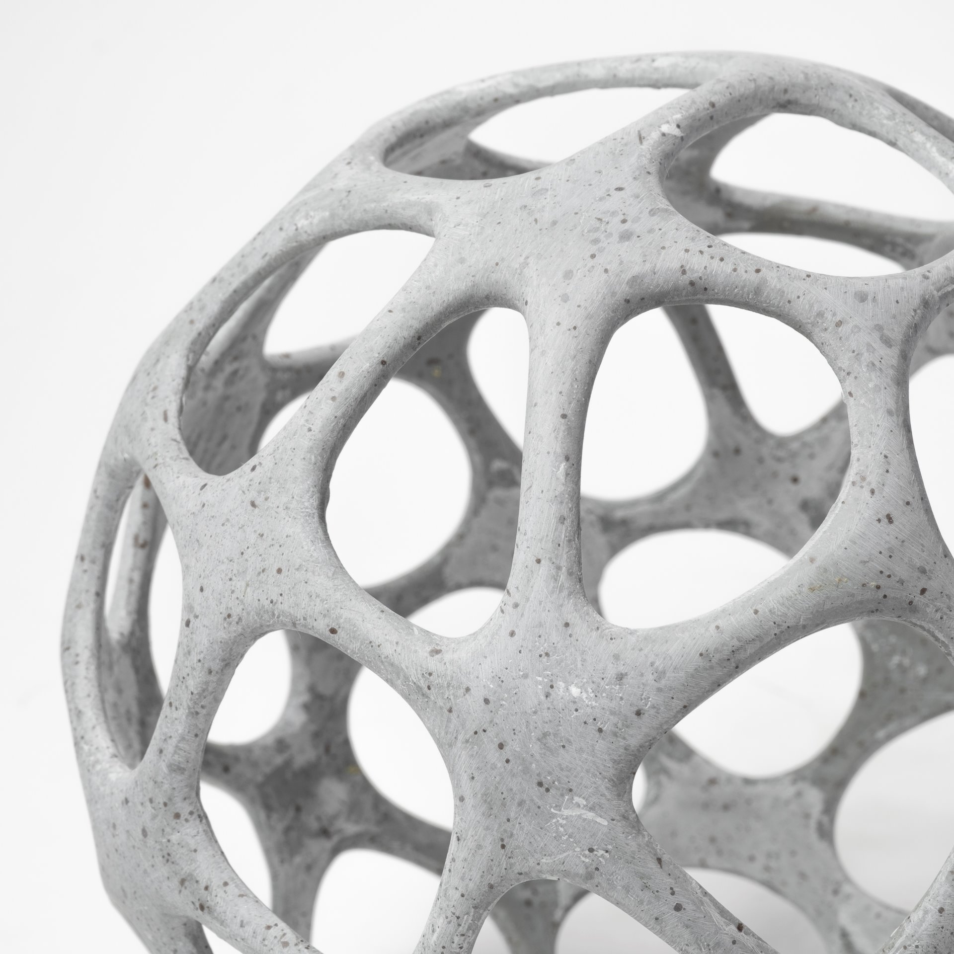 Mercana Spiro Large Object - White, Resin