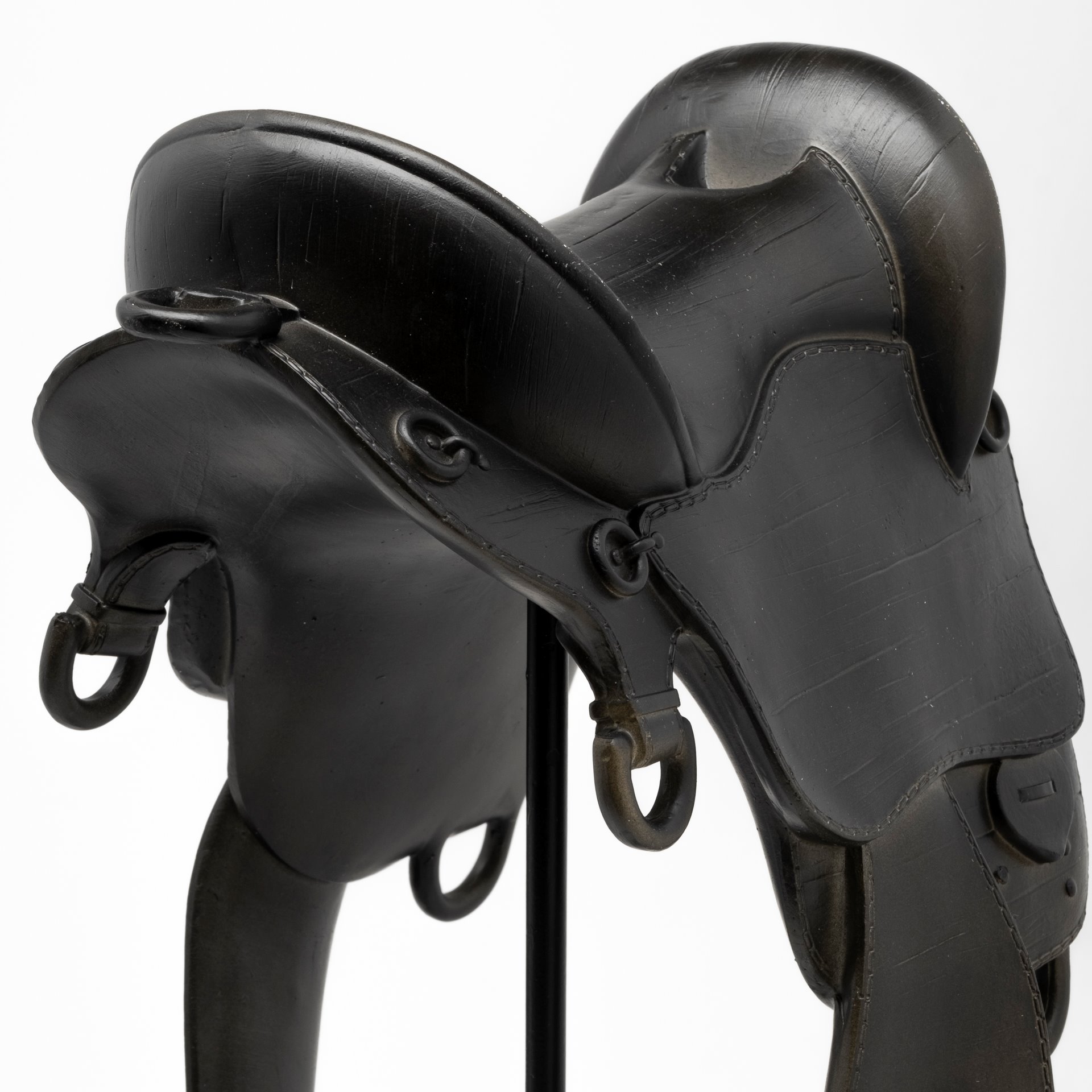 Mercana Colt Object - Black, H17"