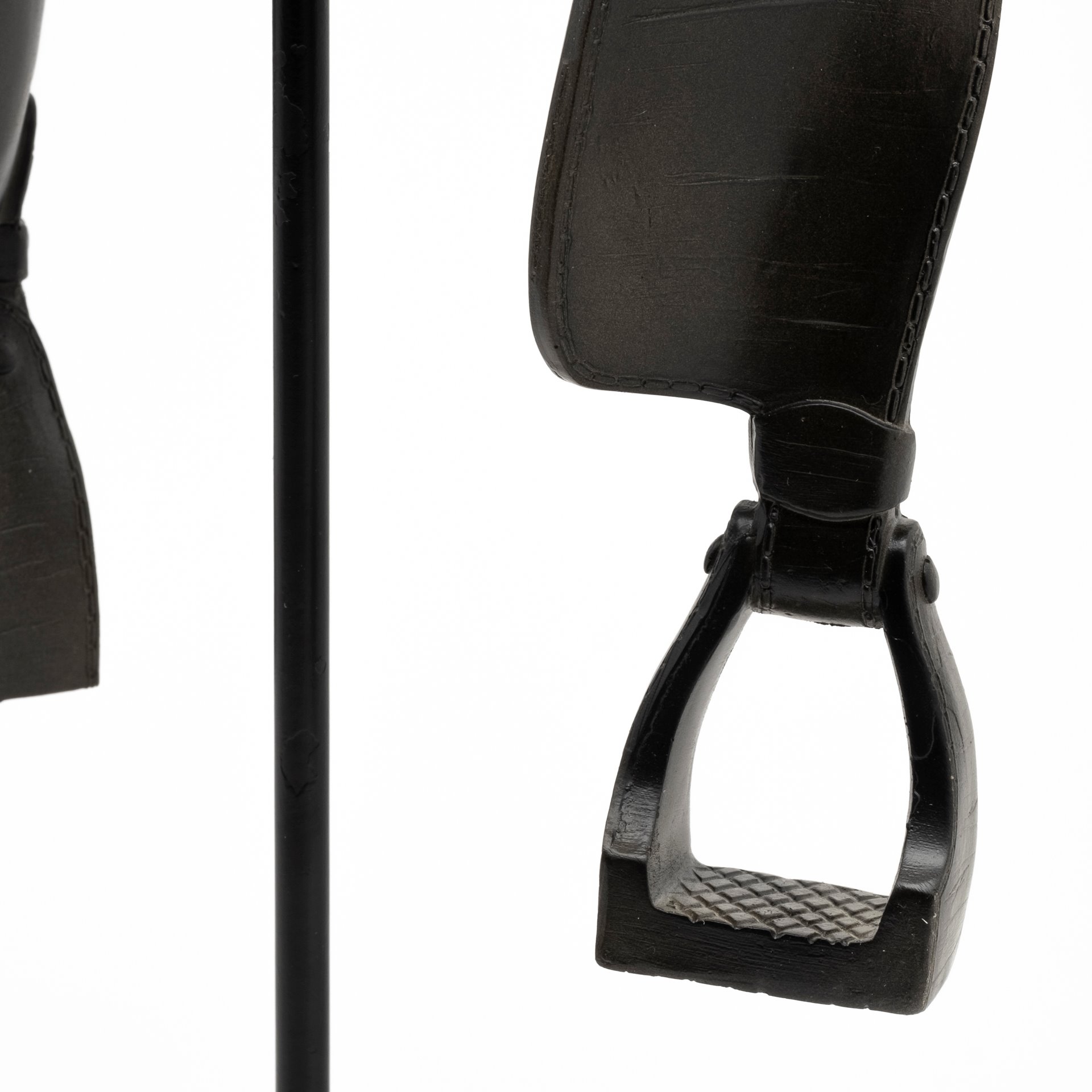 Mercana Colt Object - Black, H17"