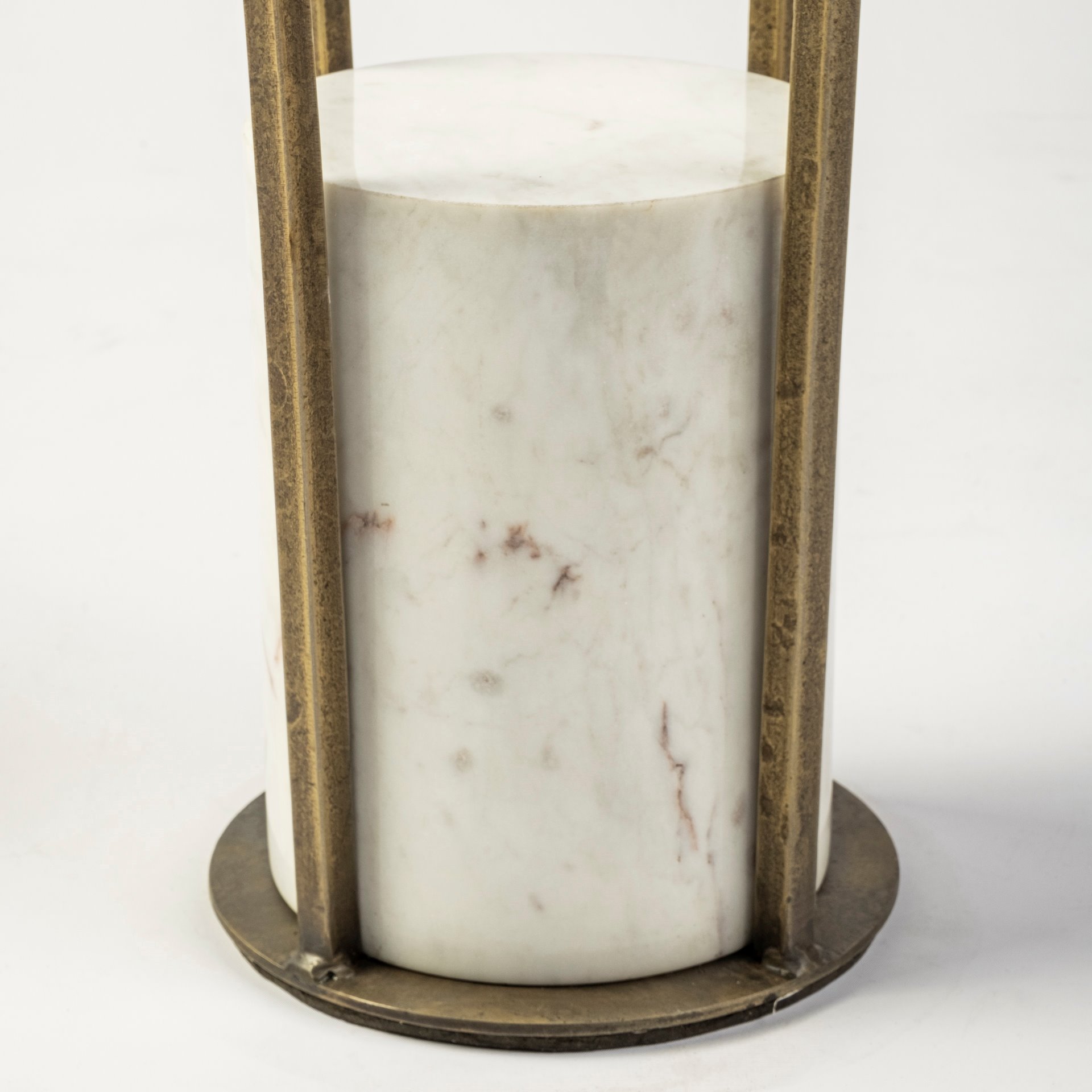 Mercana - Jacinta End Table in Clear, Metal