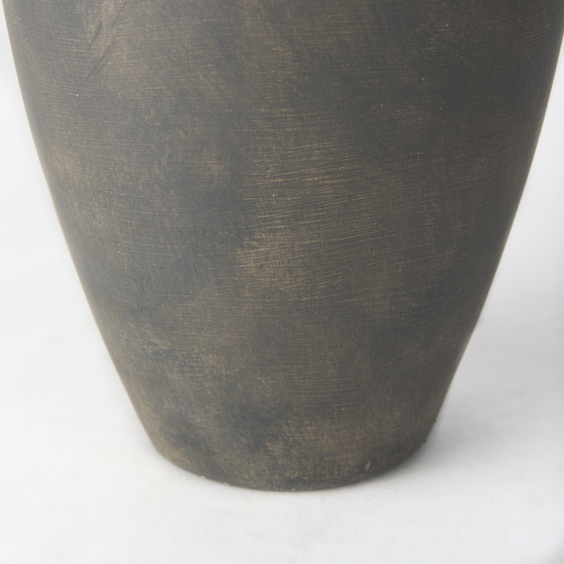 Mercana Kilian Vase - Matte Brown, H11"