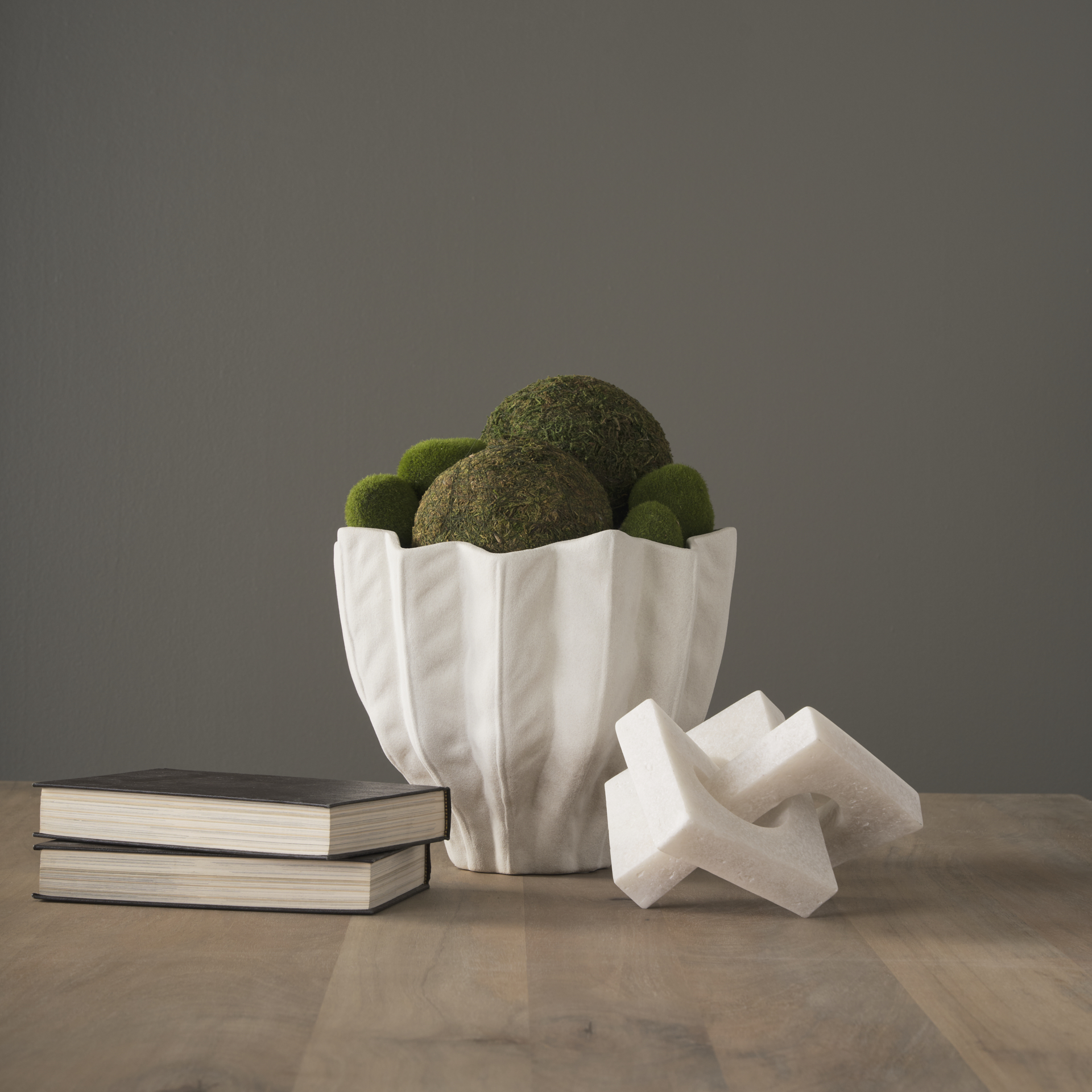 Mercana Linx Small Object - White, Resin
